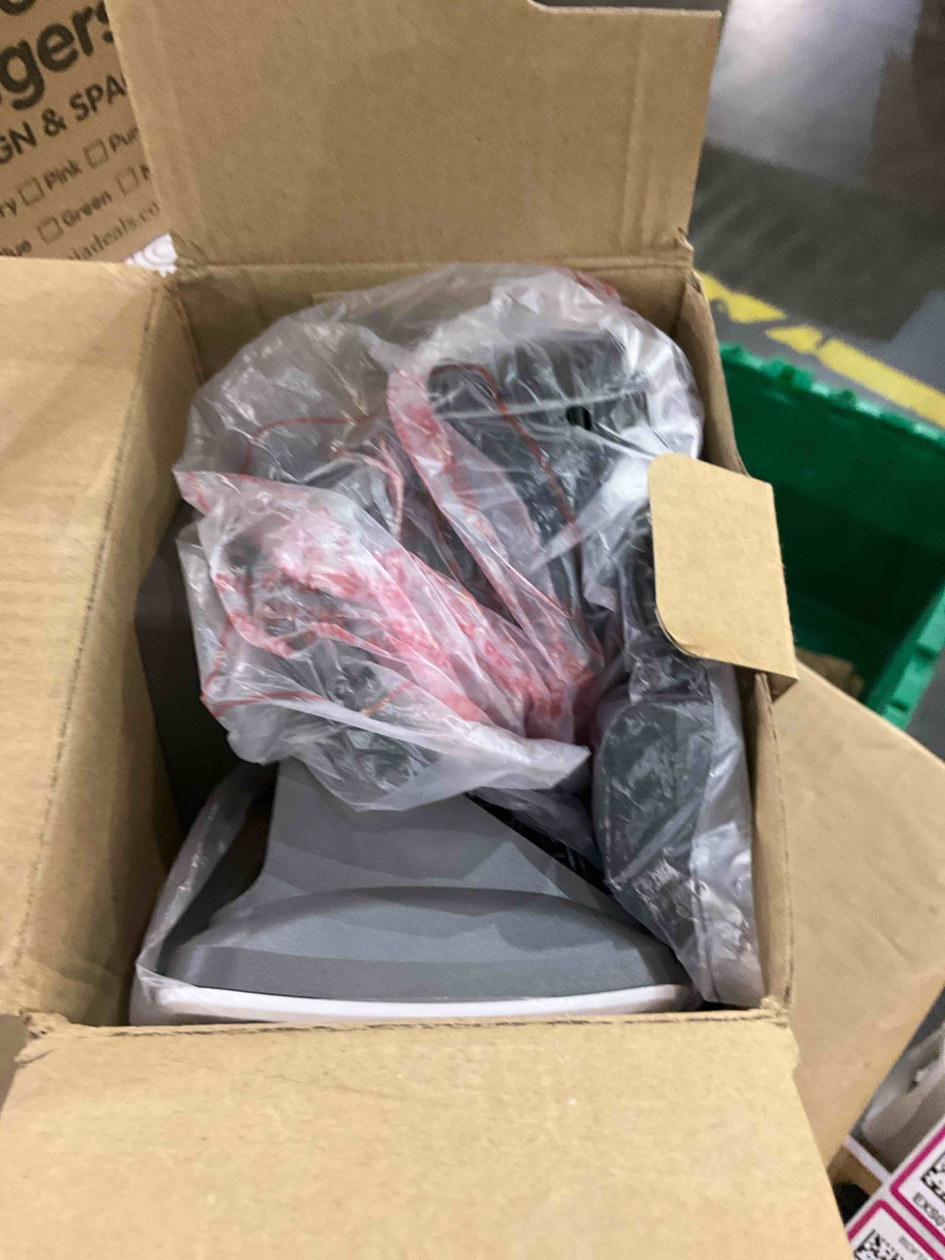https://s3.amazonaws.com/lotting-images-prod/BargainHunt/EXS01322457_1712664402209.jpeg