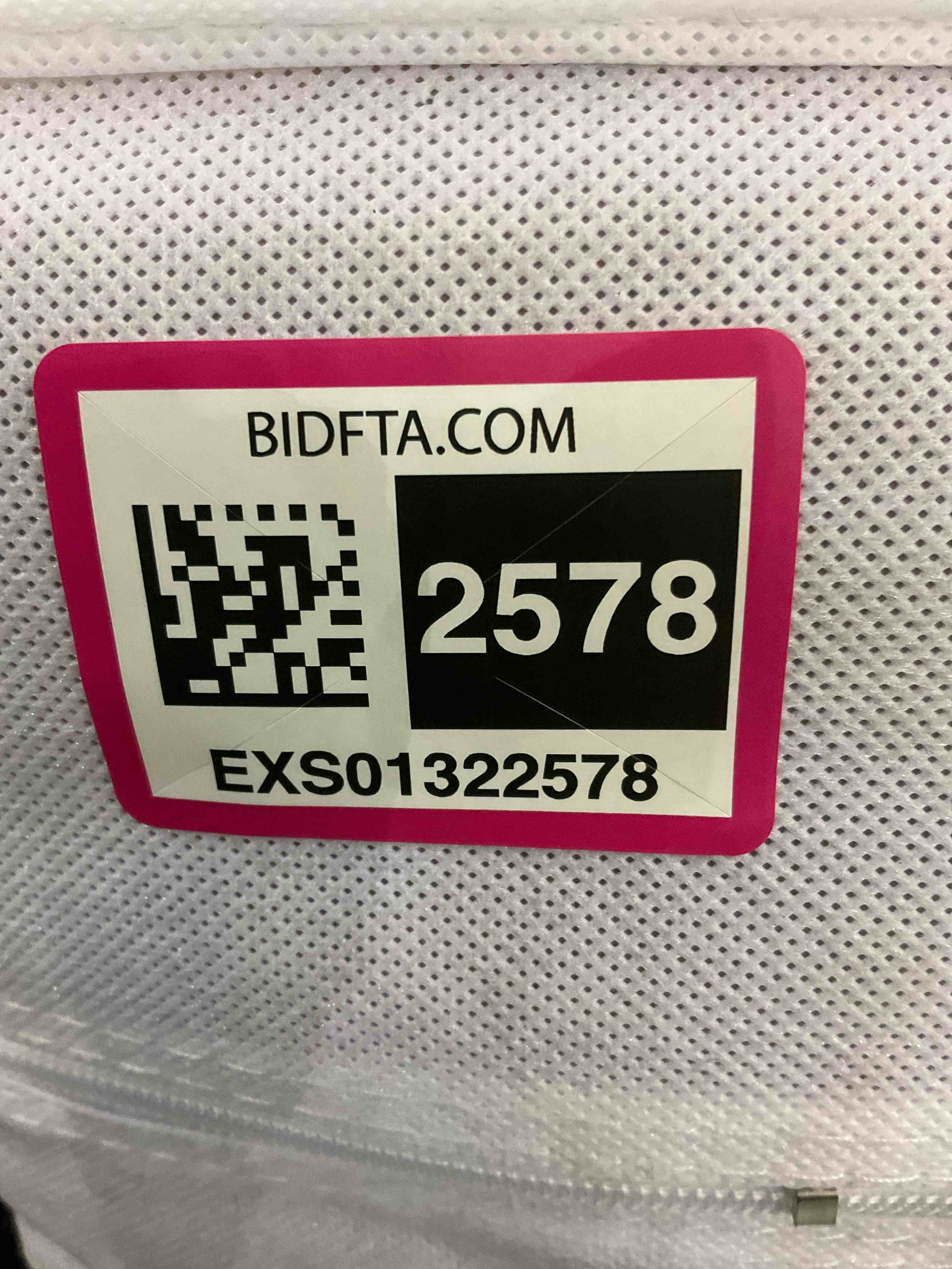 https://s3.amazonaws.com/lotting-images-prod/BargainHunt/EXS01322578_1712250475396.jpeg
