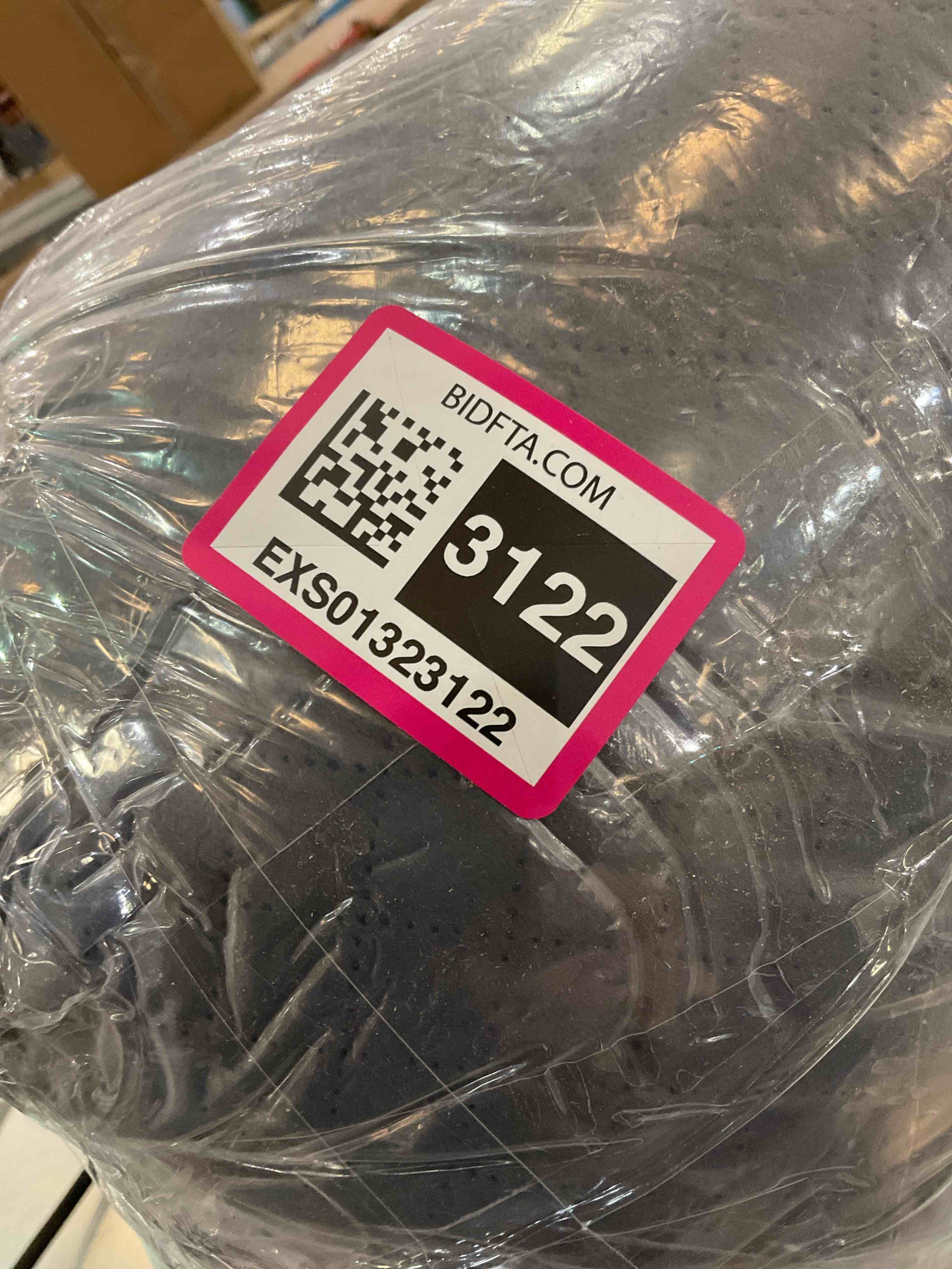 https://s3.amazonaws.com/lotting-images-prod/BargainHunt/EXS01323122_1711731738395.jpeg