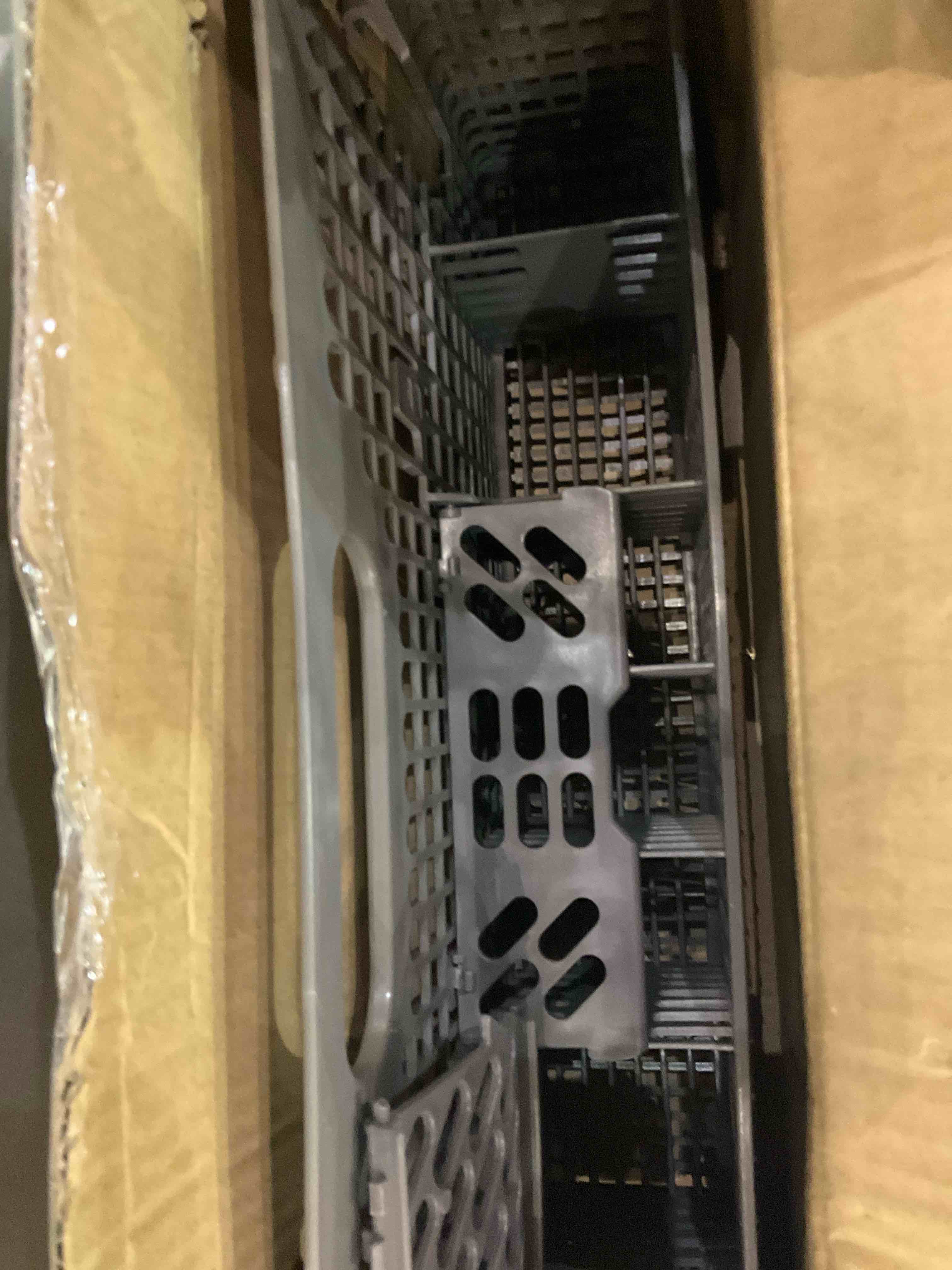 https://s3.amazonaws.com/lotting-images-prod/BargainHunt/EXS01323180_1711972940012.jpeg