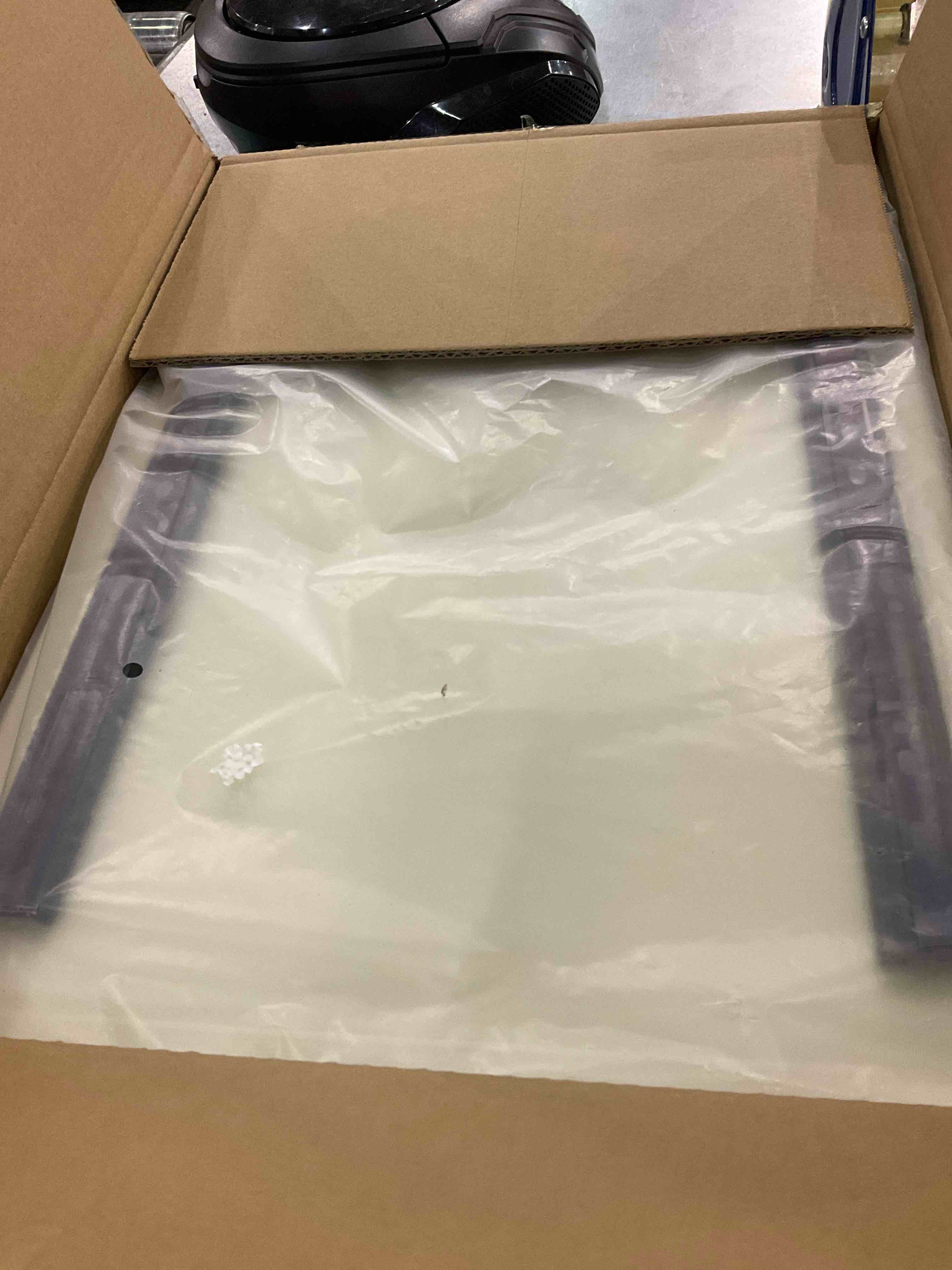 https://s3.amazonaws.com/lotting-images-prod/BargainHunt/EXS01323183_1711973354357.jpeg