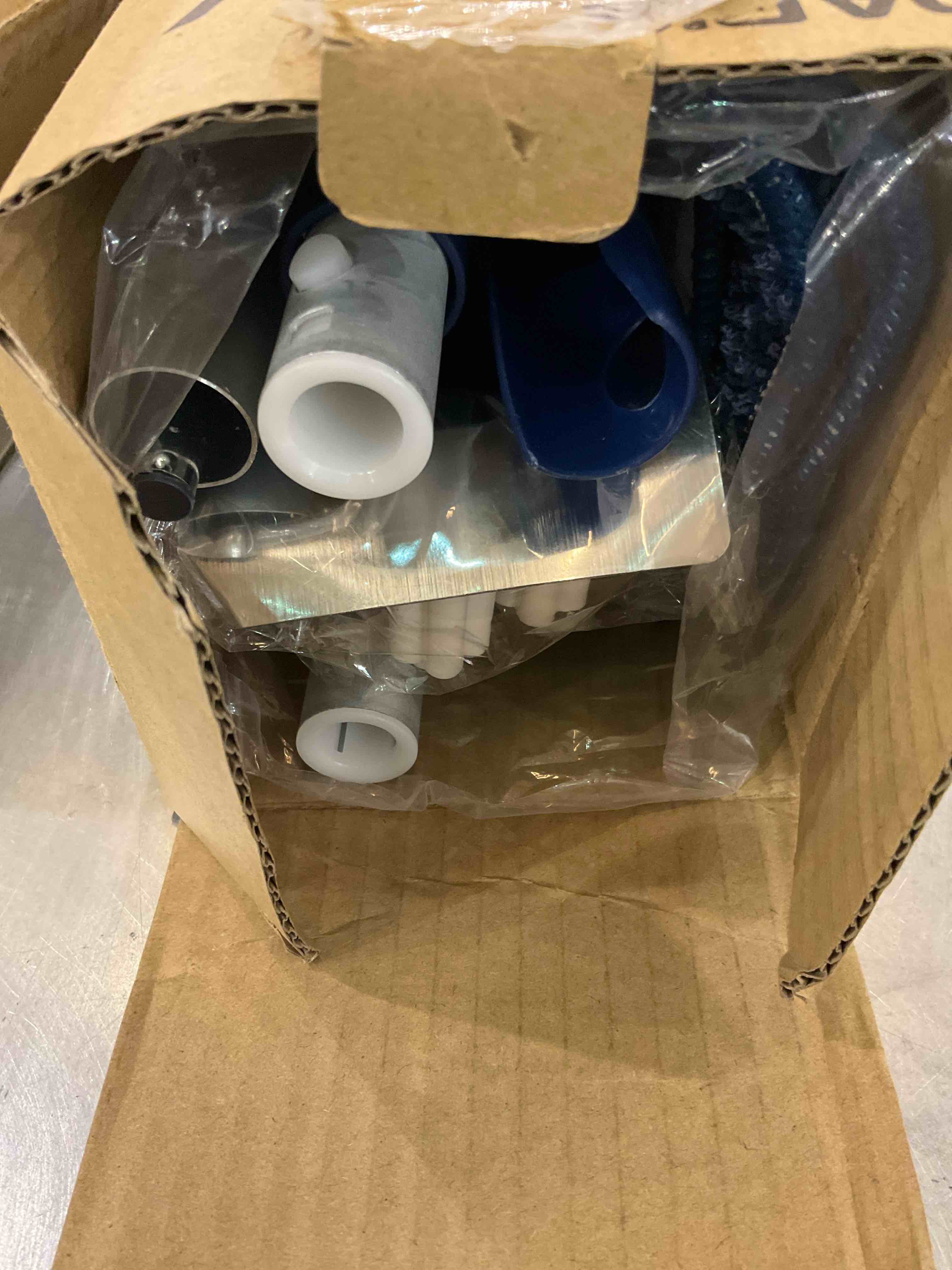 Spray Mop for Floor Cleaning with 3 Washable Pads Wet Dry Microfiber Floor Mop Sprays with 500 ml Refillable Bottle for House Kitchen Wood Floor Hardwood Laminate Ceramic Tiles Floor Dust Cleaning