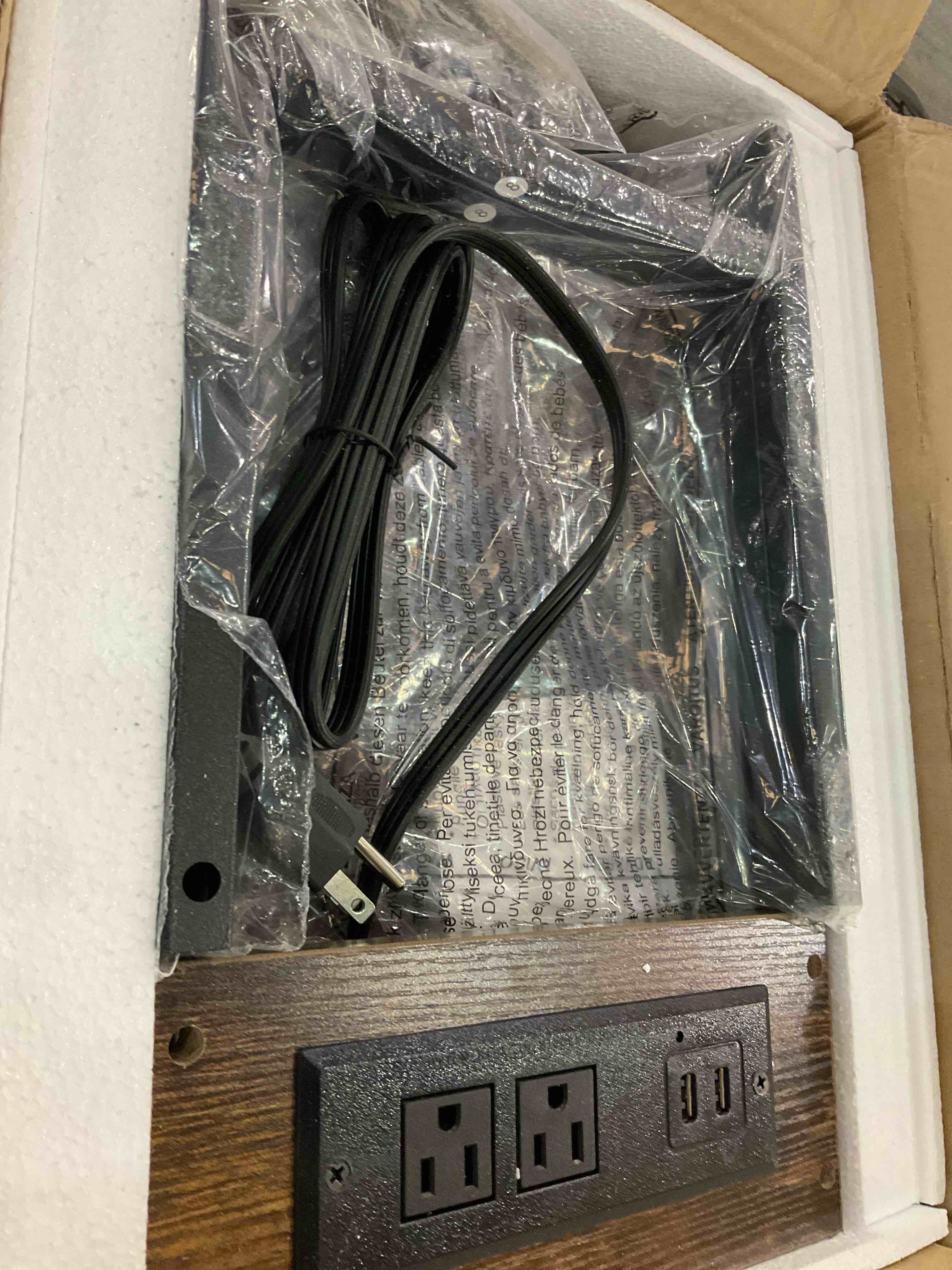 https://s3.amazonaws.com/lotting-images-prod/BargainHunt/EXS01323322_1712066889579.jpeg