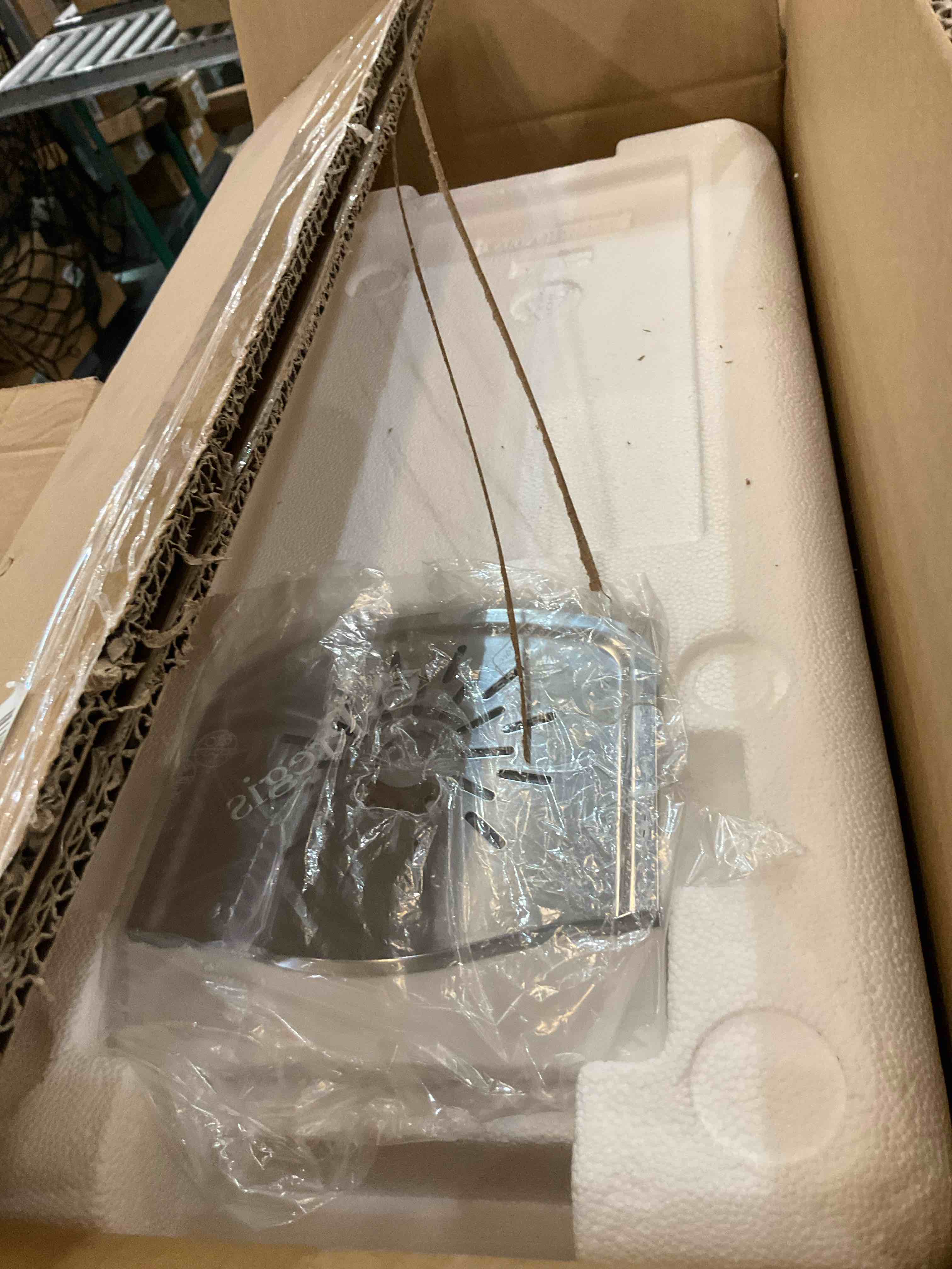 https://s3.amazonaws.com/lotting-images-prod/BargainHunt/EXS01323549_1713286281392.jpeg