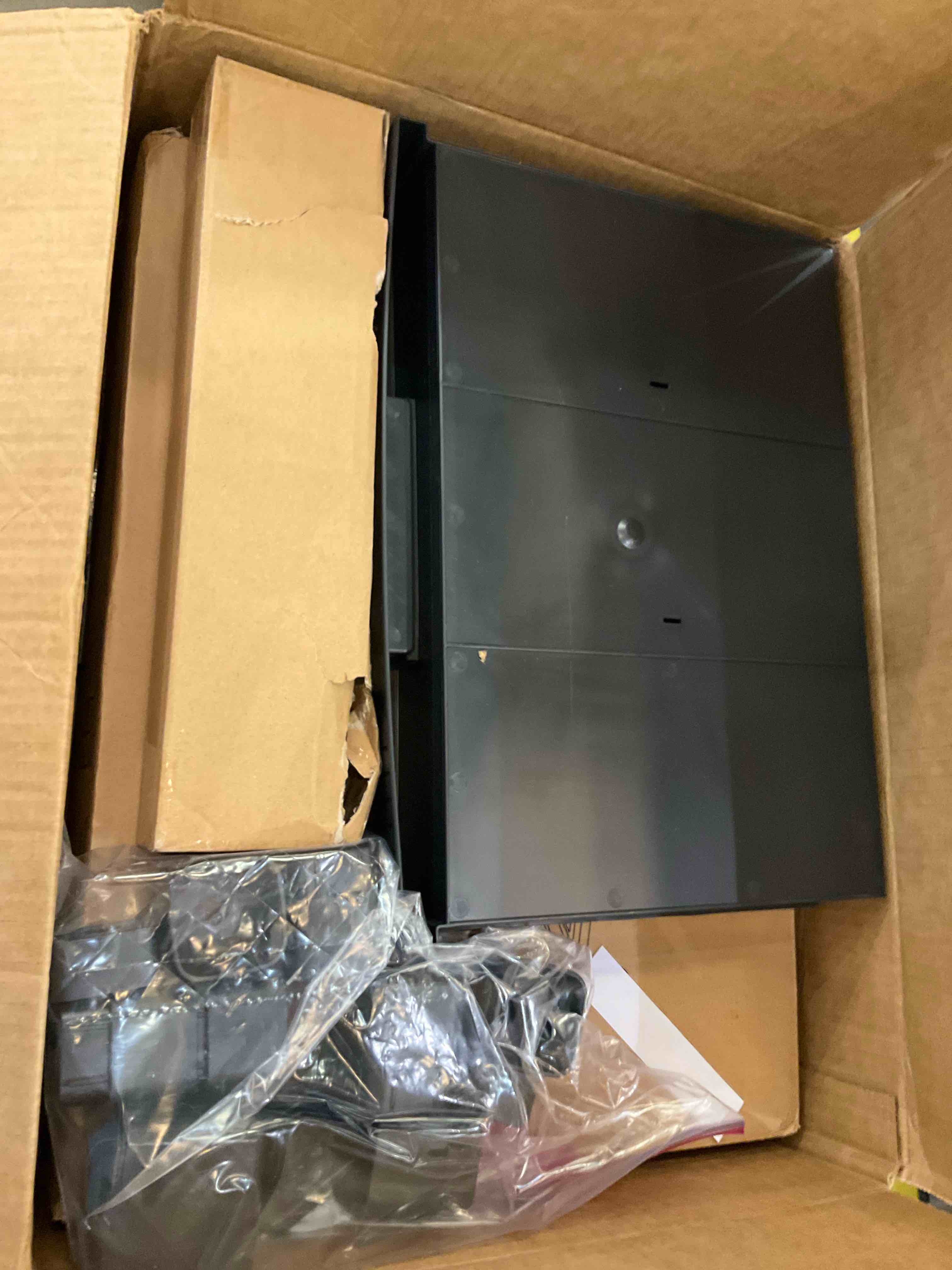 https://s3.amazonaws.com/lotting-images-prod/BargainHunt/EXS01323554_1713286867649.jpeg