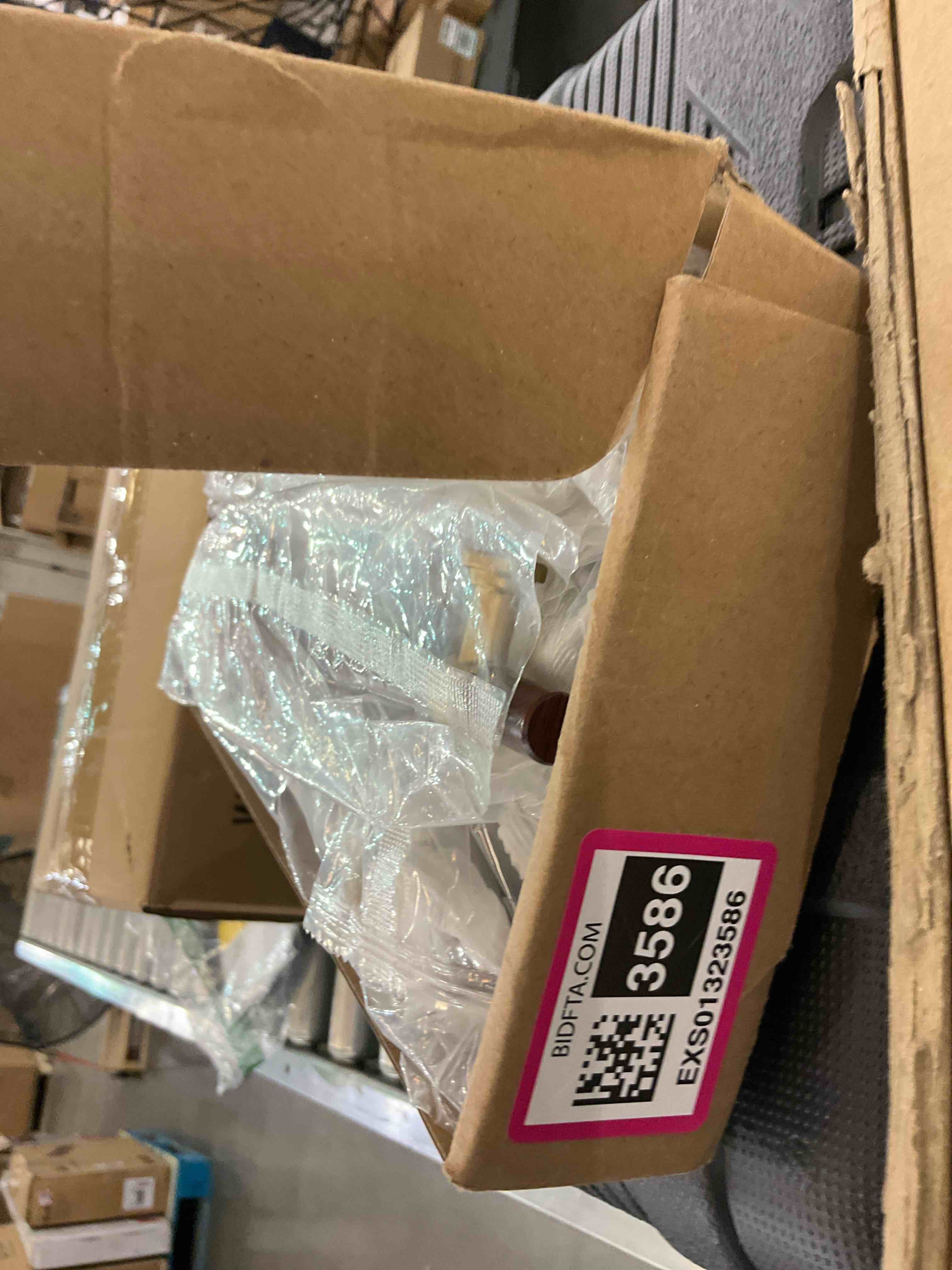 https://s3.amazonaws.com/lotting-images-prod/BargainHunt/EXS01323586_1713292642926.jpeg