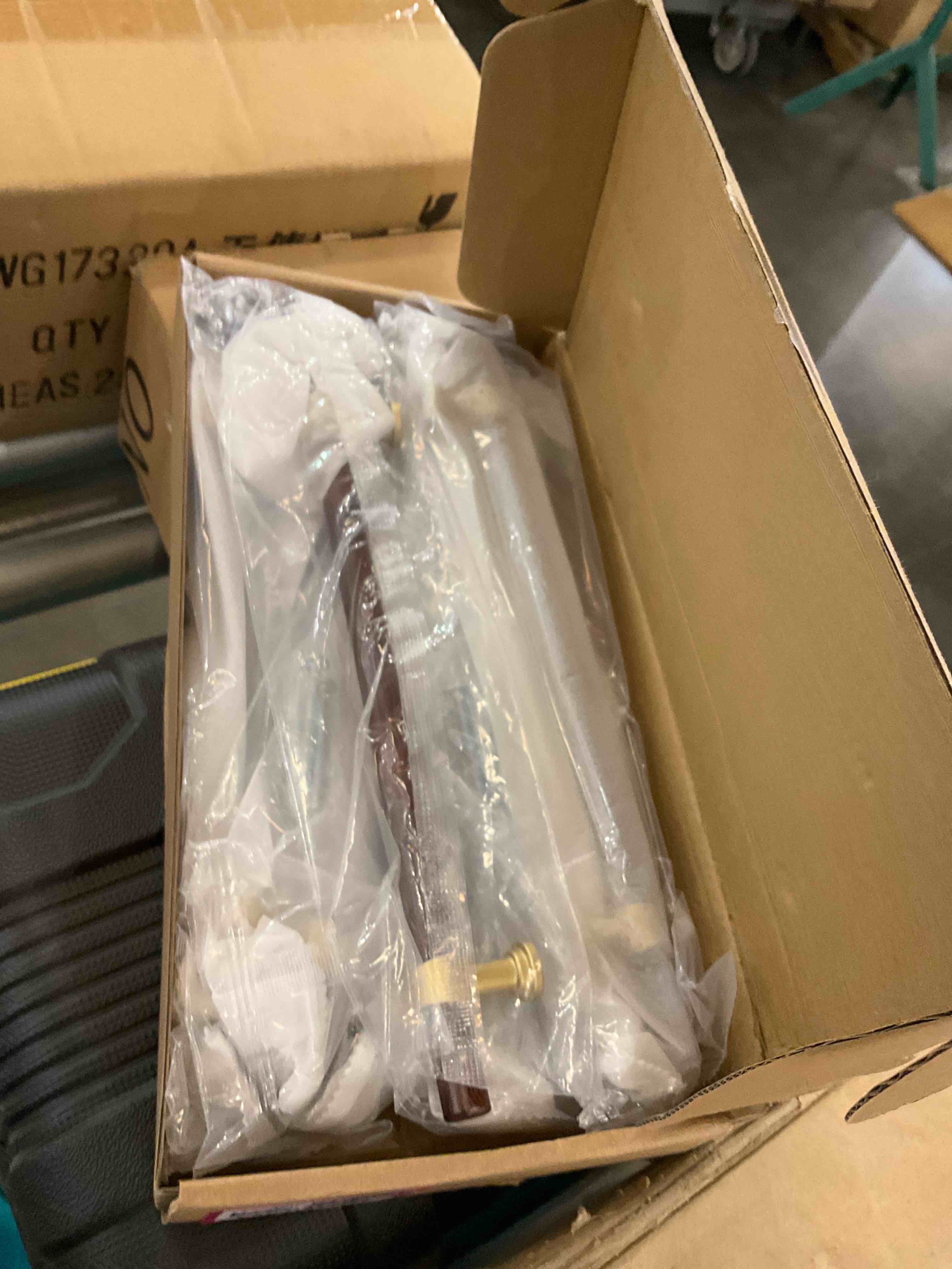 https://s3.amazonaws.com/lotting-images-prod/BargainHunt/EXS01323586_1713292644338.jpeg