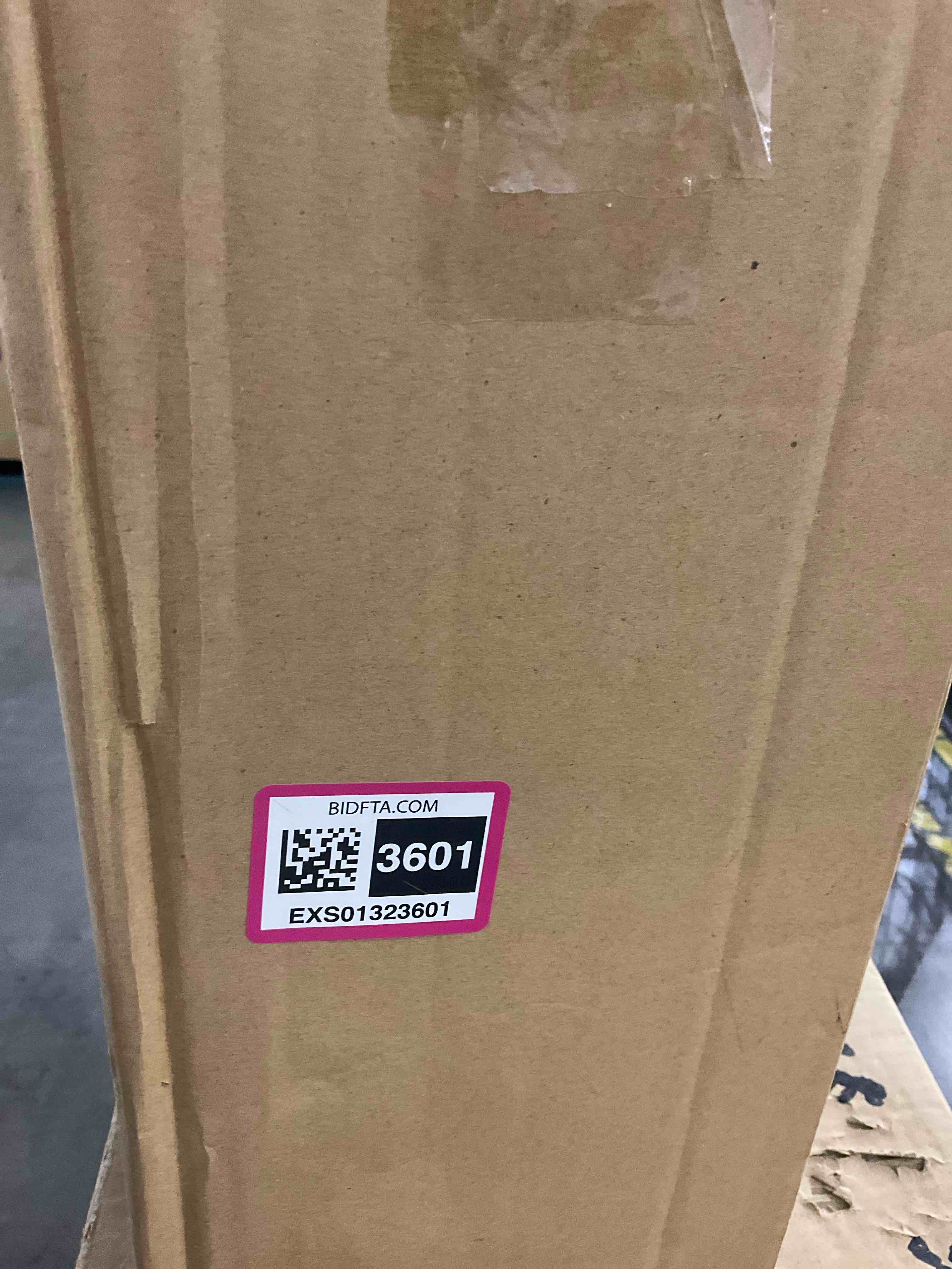 mDesign 2.6 Gallon Rectangular Steel Step Trash Can Wastebasket, Garbage Container Bin for Bathroom, Powder Room, Bedroom, Kitchen, Craft Room, Office - Removable Liner Bucket - Black