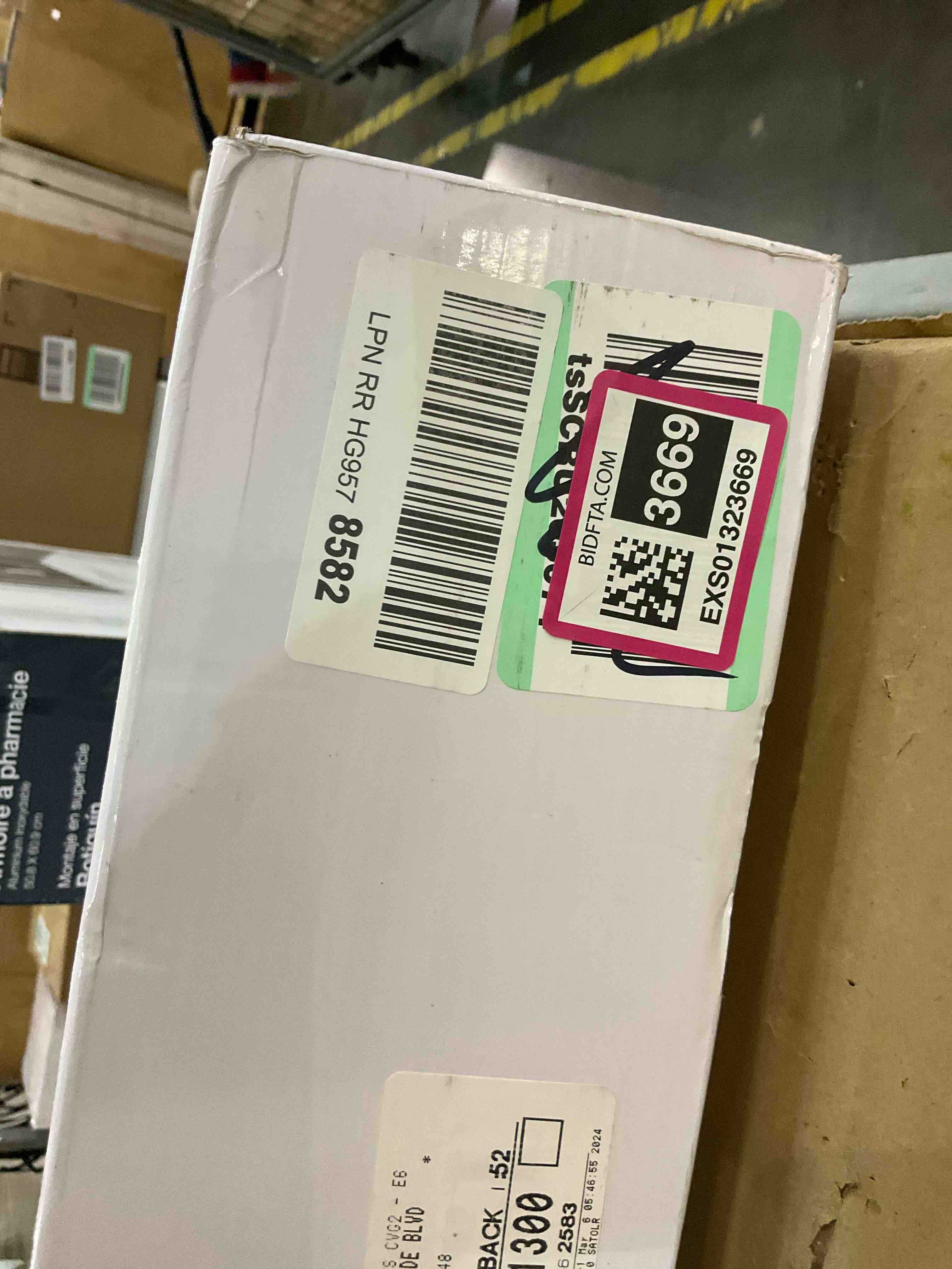 https://s3.amazonaws.com/lotting-images-prod/BargainHunt/EXS01323669_1713447668641.jpeg