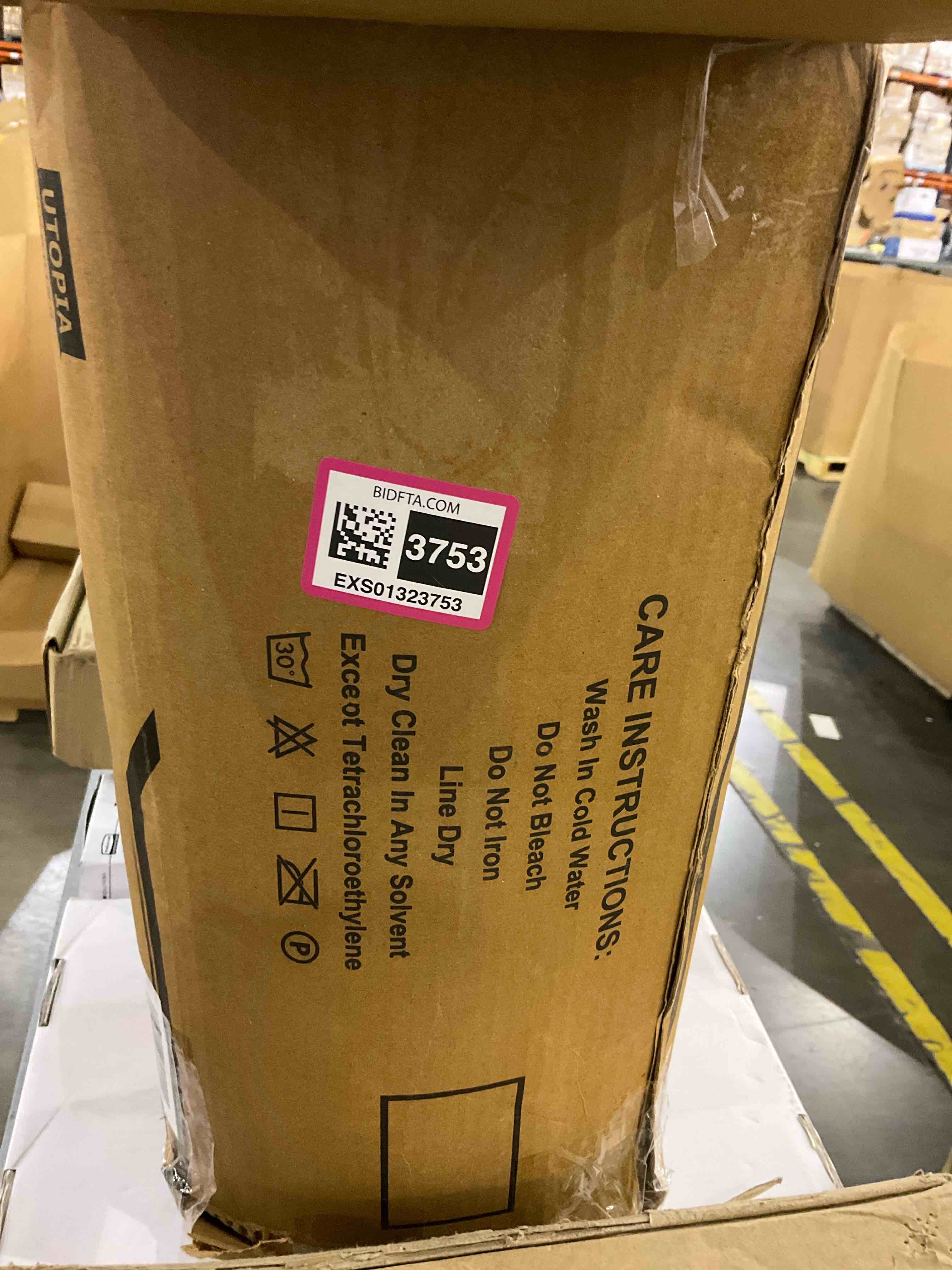 https://s3.amazonaws.com/lotting-images-prod/BargainHunt/EXS01323753_1713785354609.jpeg