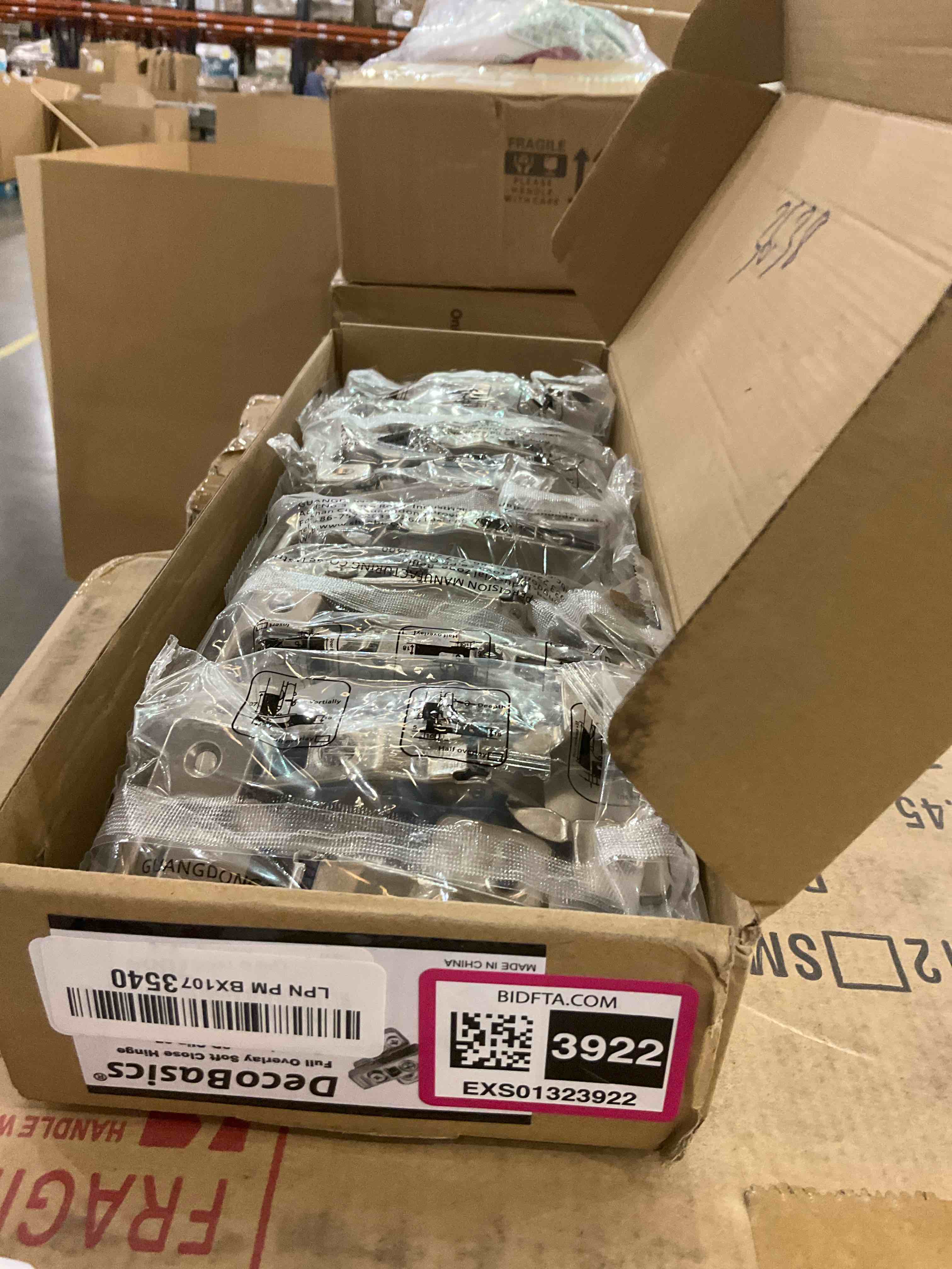 https://s3.amazonaws.com/lotting-images-prod/BargainHunt/EXS01323922_1713878862197.jpeg