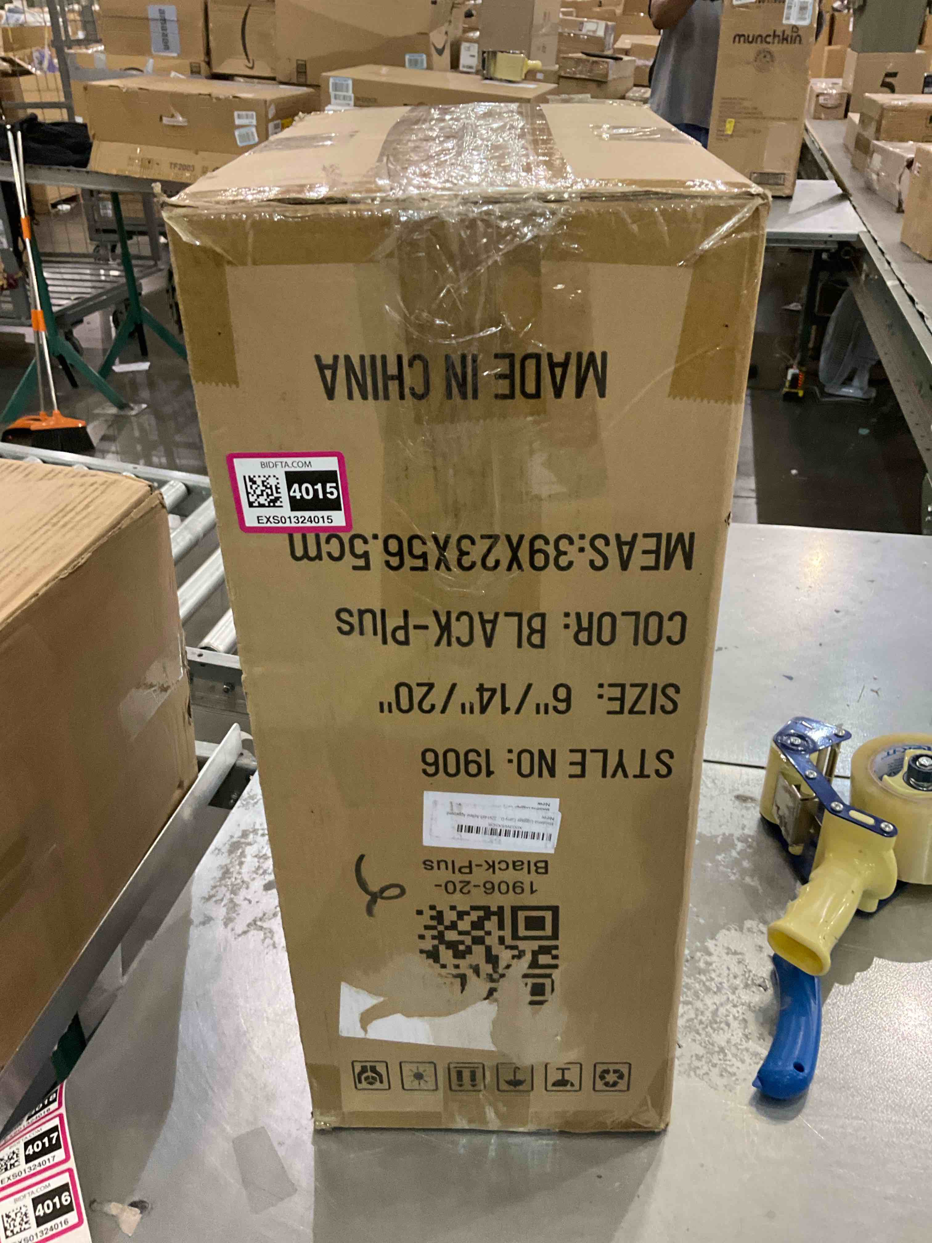 https://s3.amazonaws.com/lotting-images-prod/BargainHunt/EXS01324015_1712169635283.jpeg