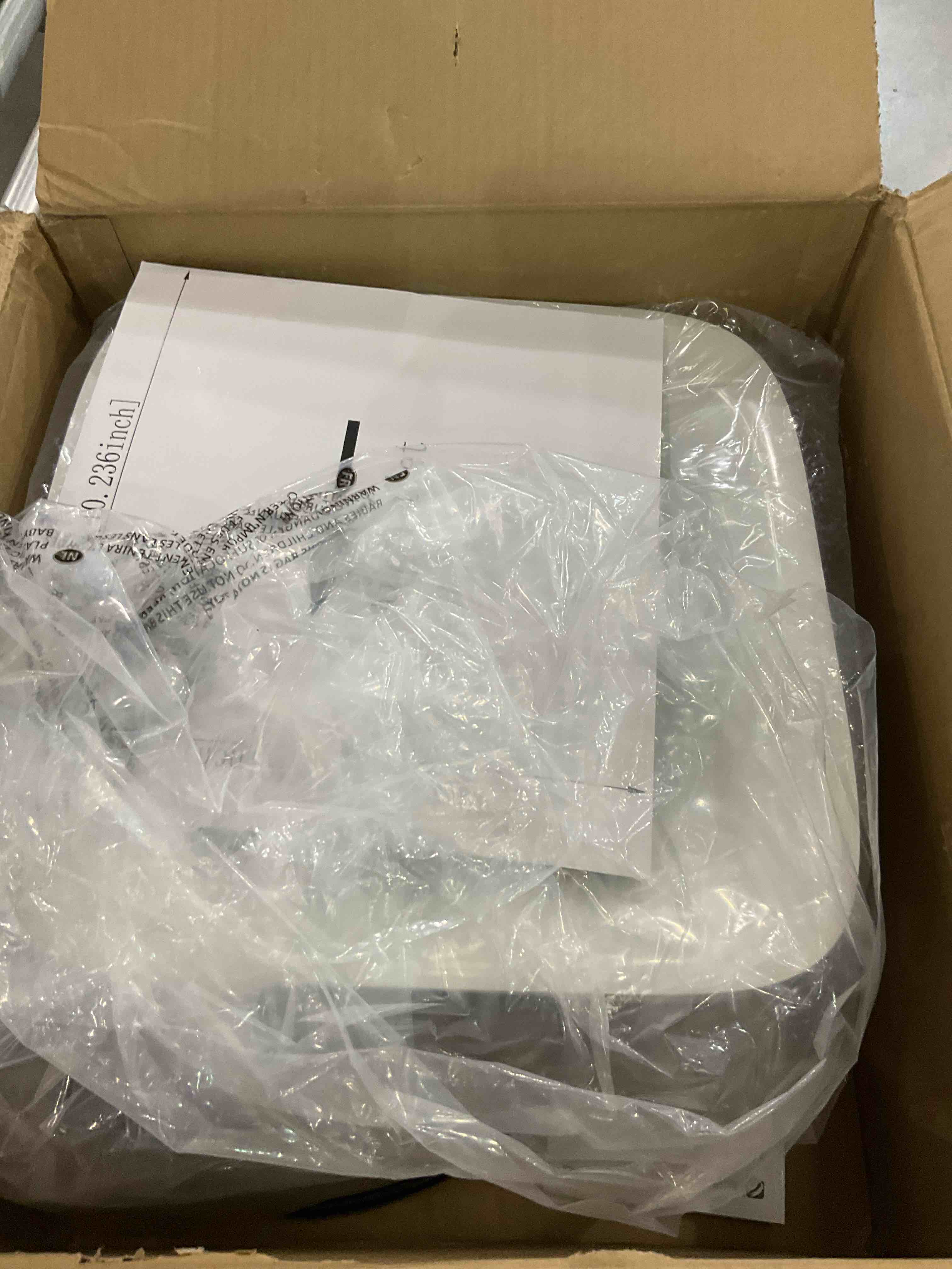 https://s3.amazonaws.com/lotting-images-prod/BargainHunt/EXS01324021_1712170220880.jpeg