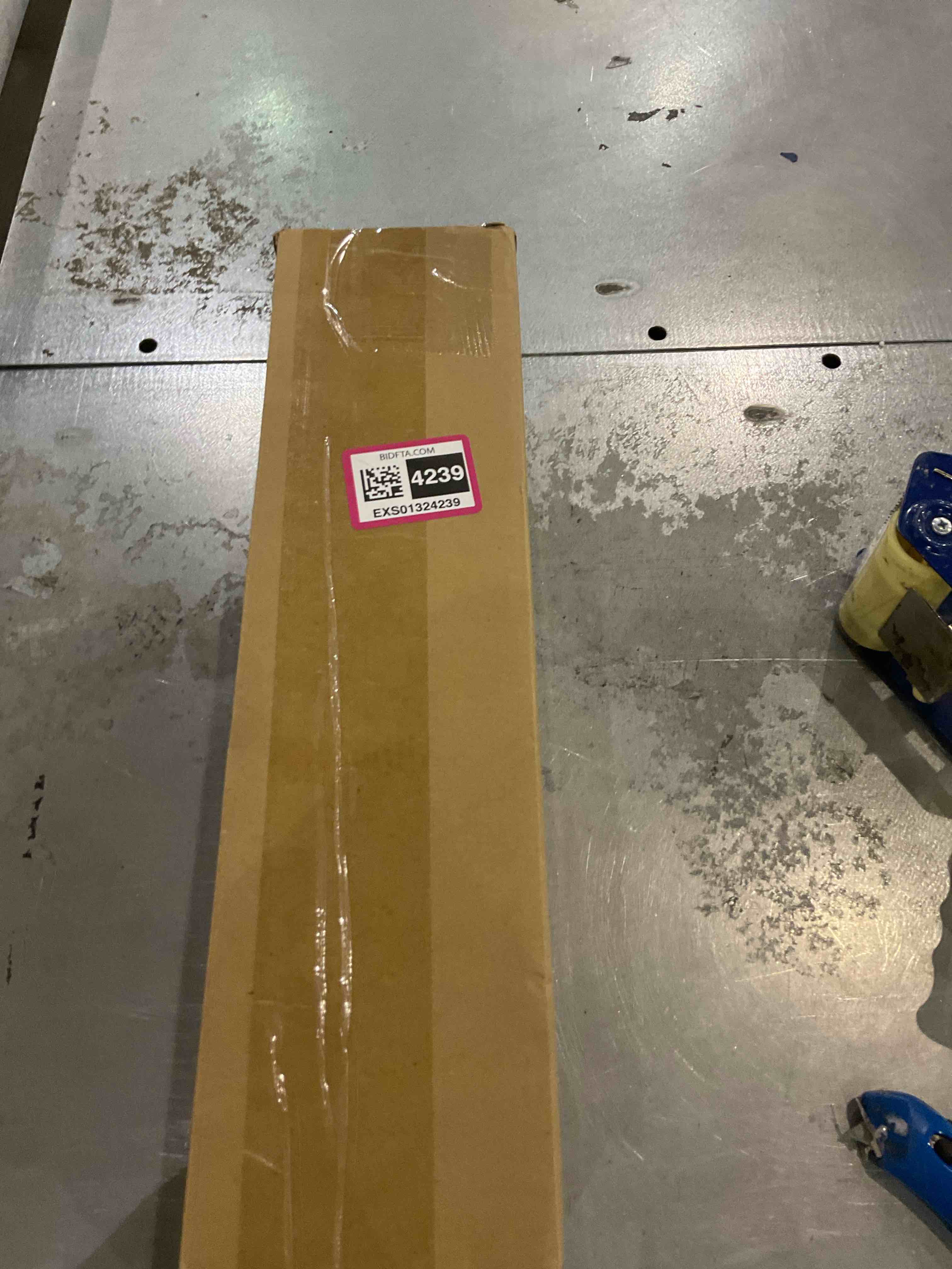 https://s3.amazonaws.com/lotting-images-prod/BargainHunt/EXS01324239_1712317477239.jpeg