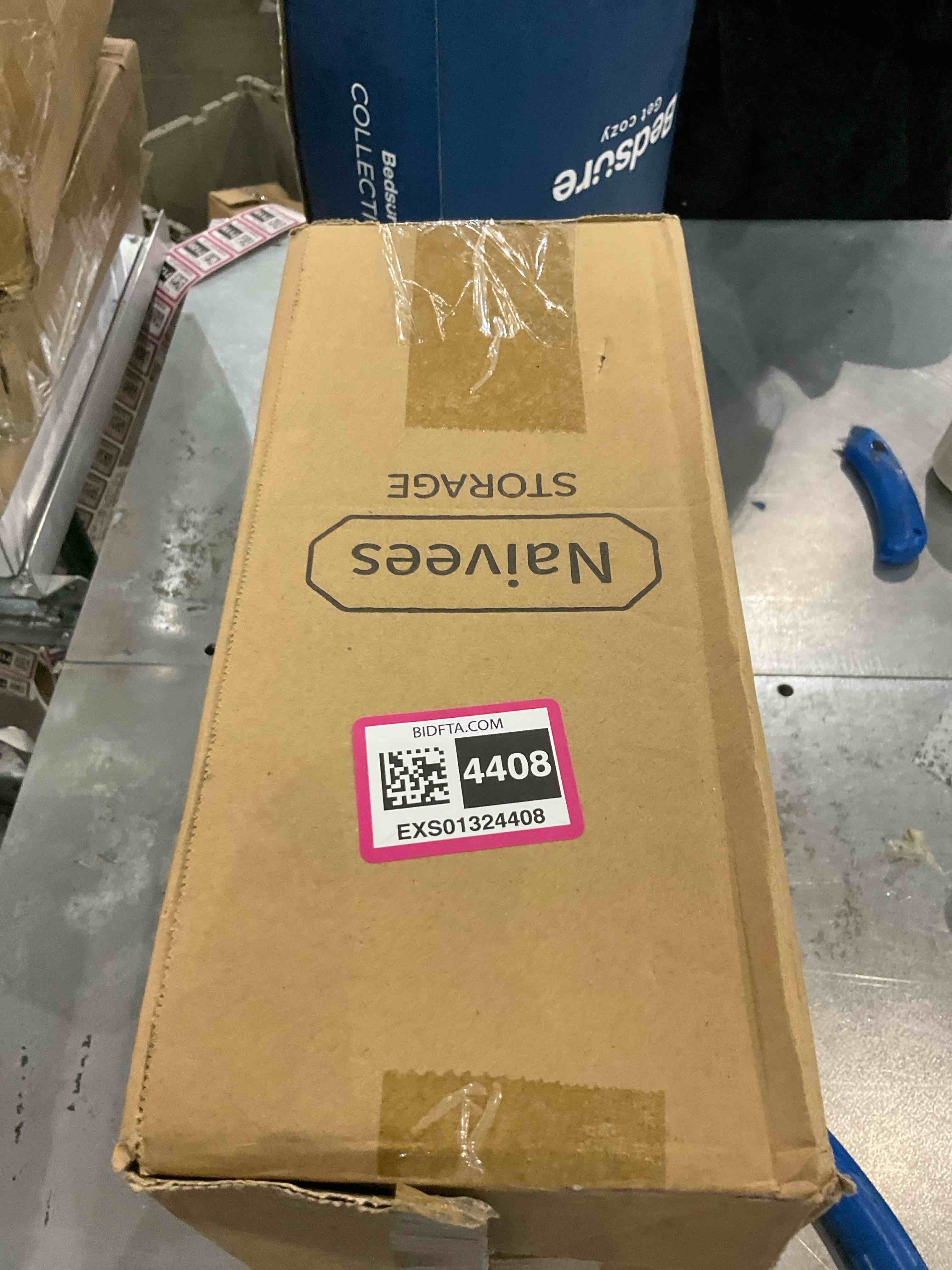 https://s3.amazonaws.com/lotting-images-prod/BargainHunt/EXS01324408_1712578778991.jpeg