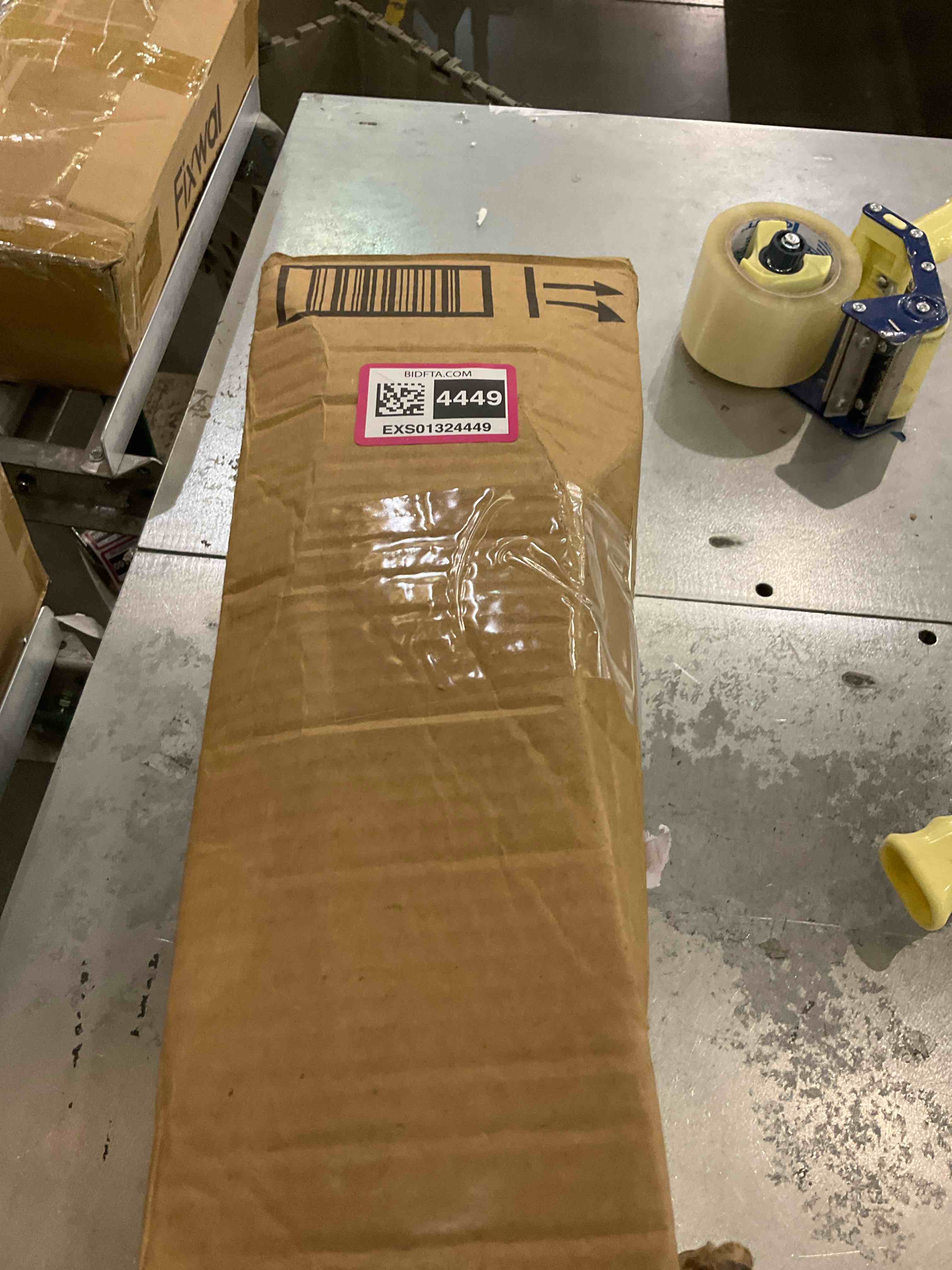 https://s3.amazonaws.com/lotting-images-prod/BargainHunt/EXS01324449_1712597707237.jpeg