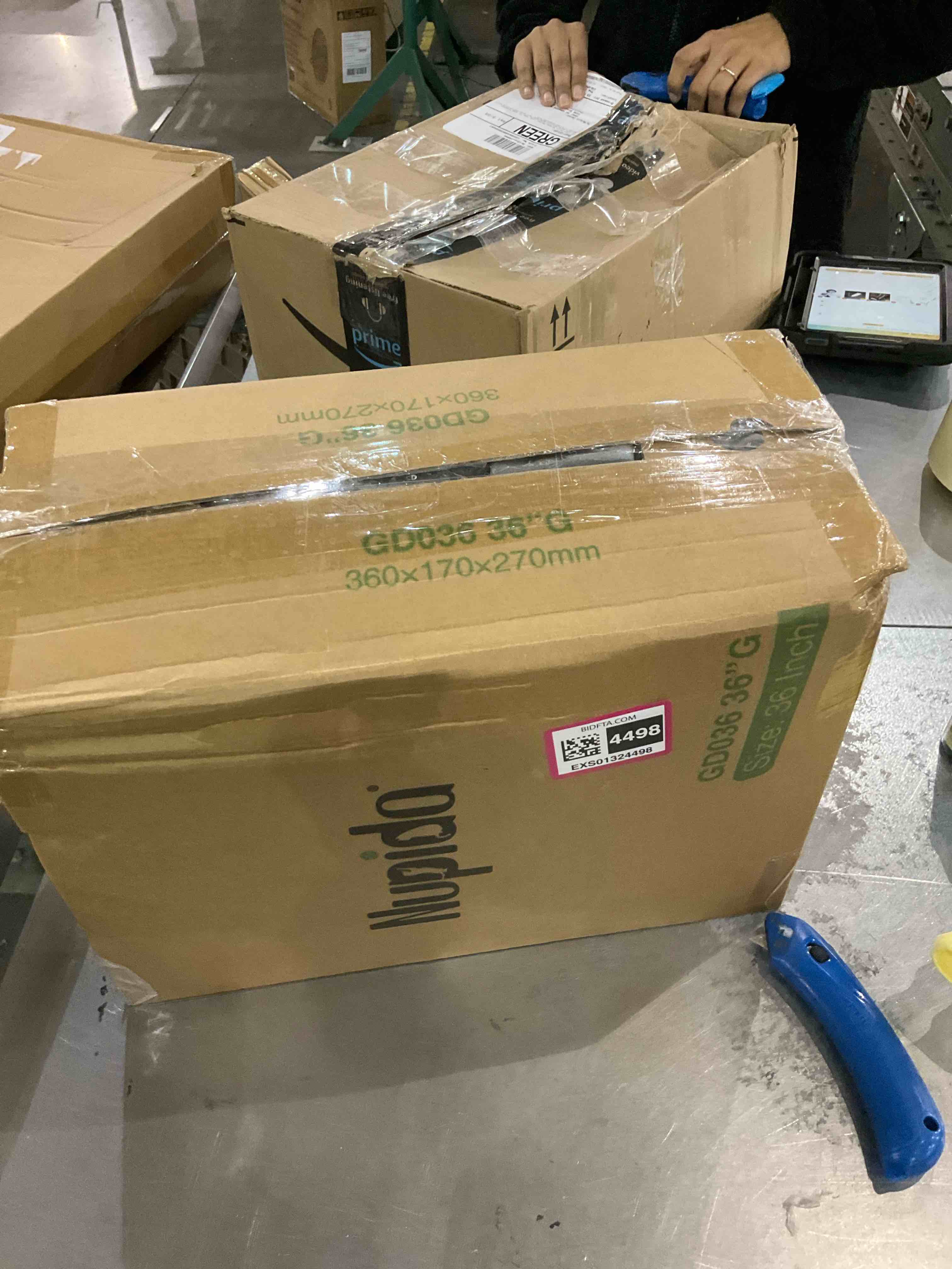https://s3.amazonaws.com/lotting-images-prod/BargainHunt/EXS01324498_1712665653687.jpeg
