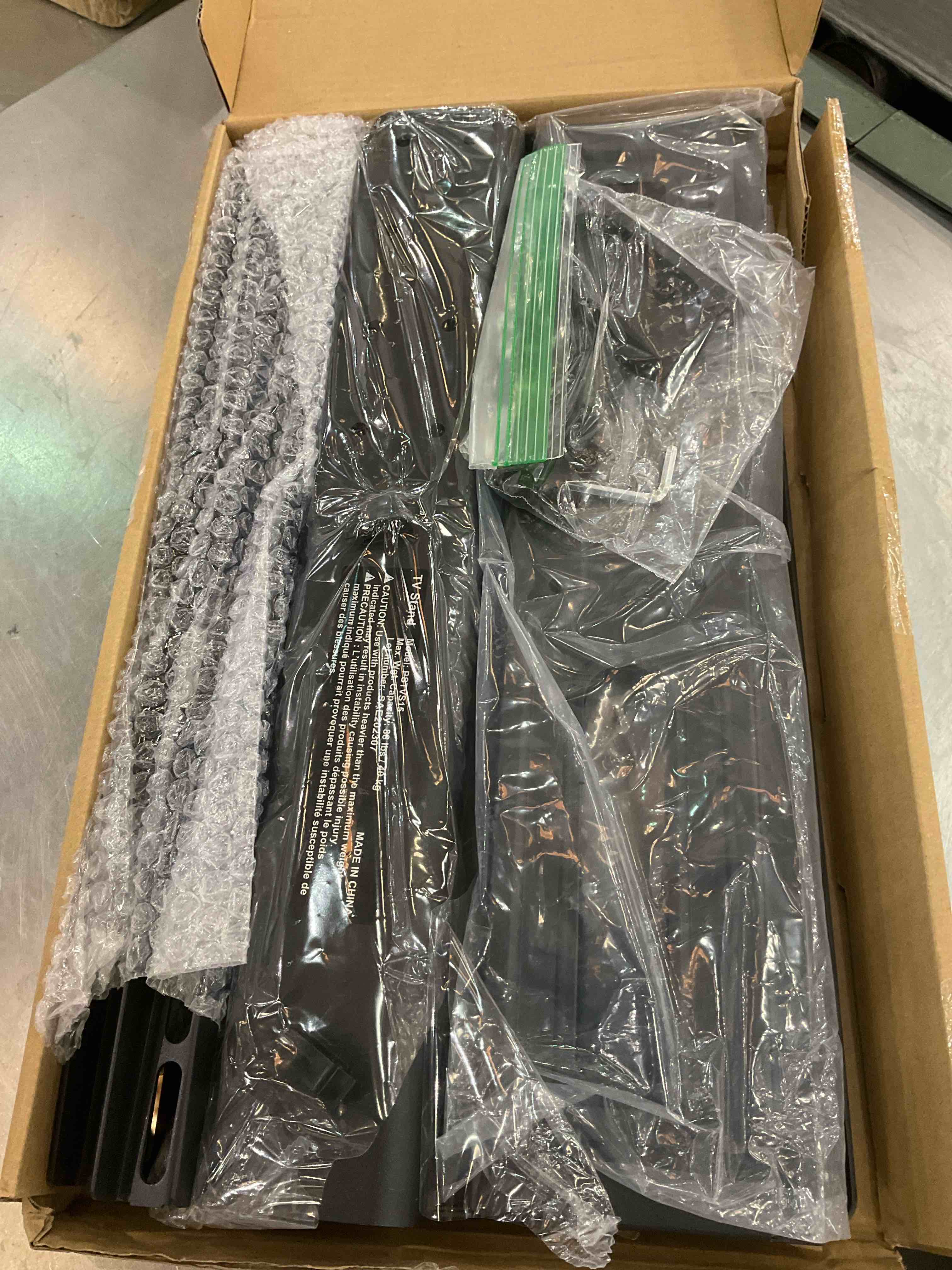 https://s3.amazonaws.com/lotting-images-prod/BargainHunt/EXS01324505_1711732254336.jpeg