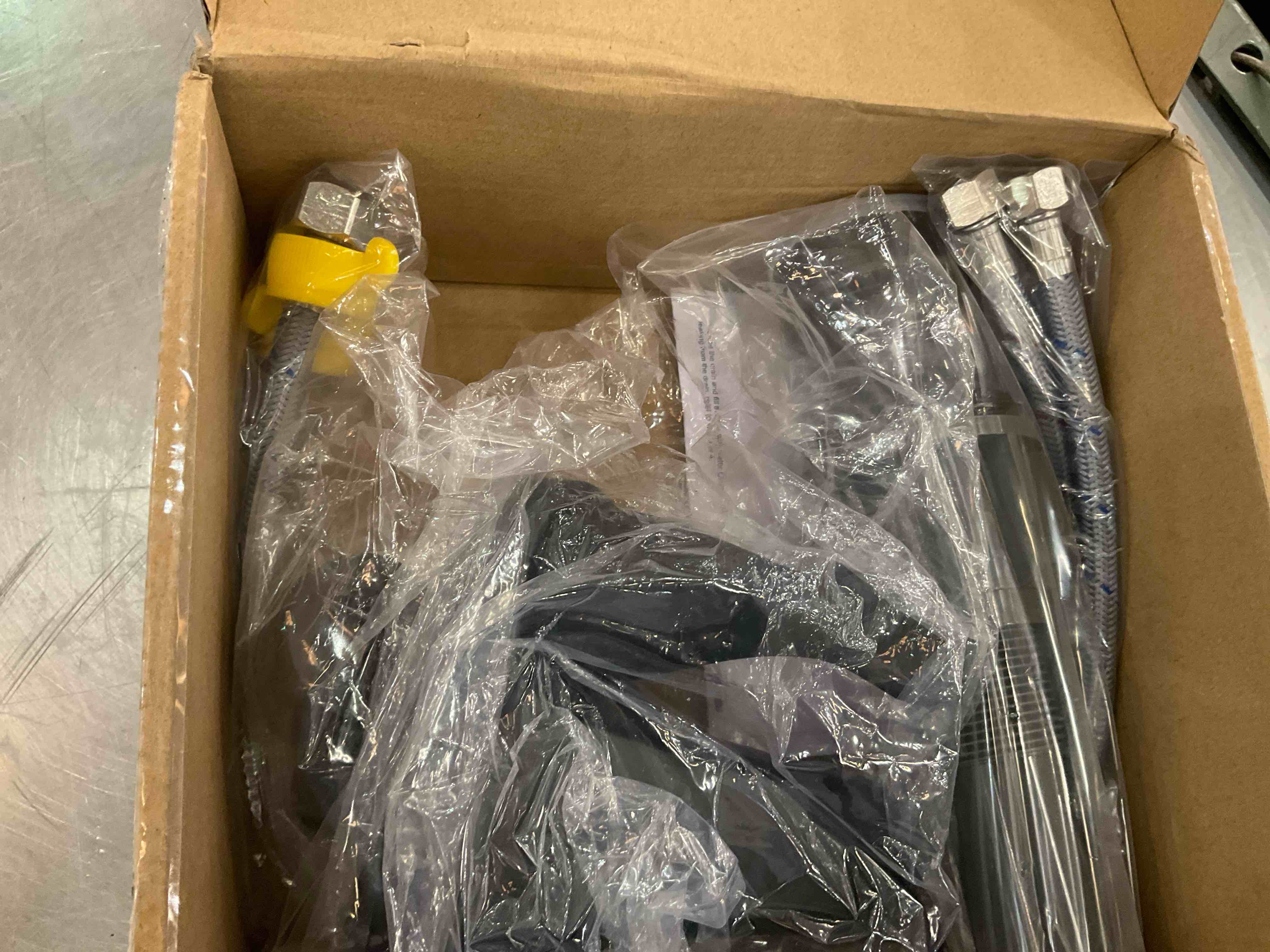 https://s3.amazonaws.com/lotting-images-prod/BargainHunt/EXS01324541_1711738609344.jpeg