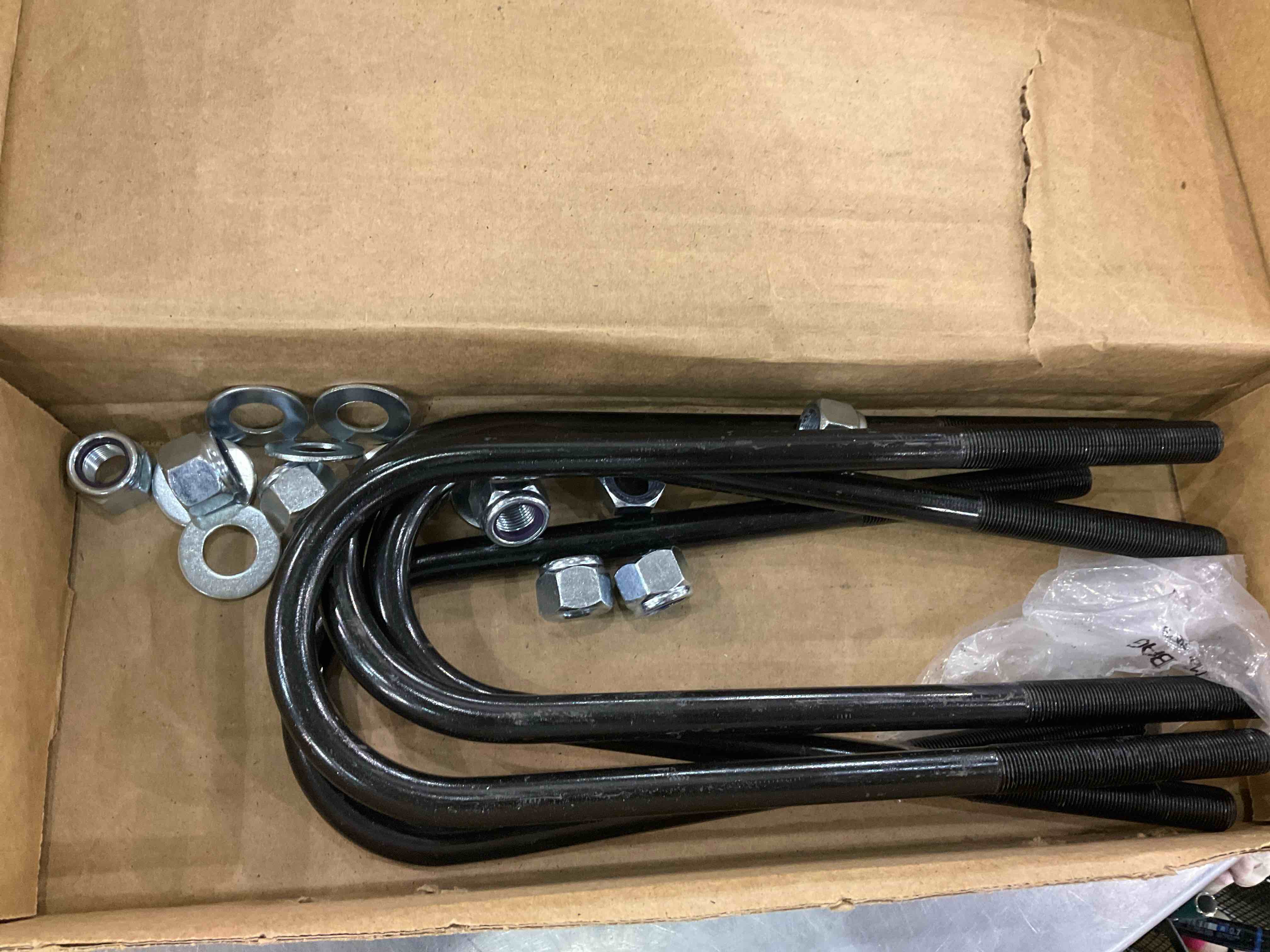 https://s3.amazonaws.com/lotting-images-prod/BargainHunt/EXS01324546_1711969858069.jpeg