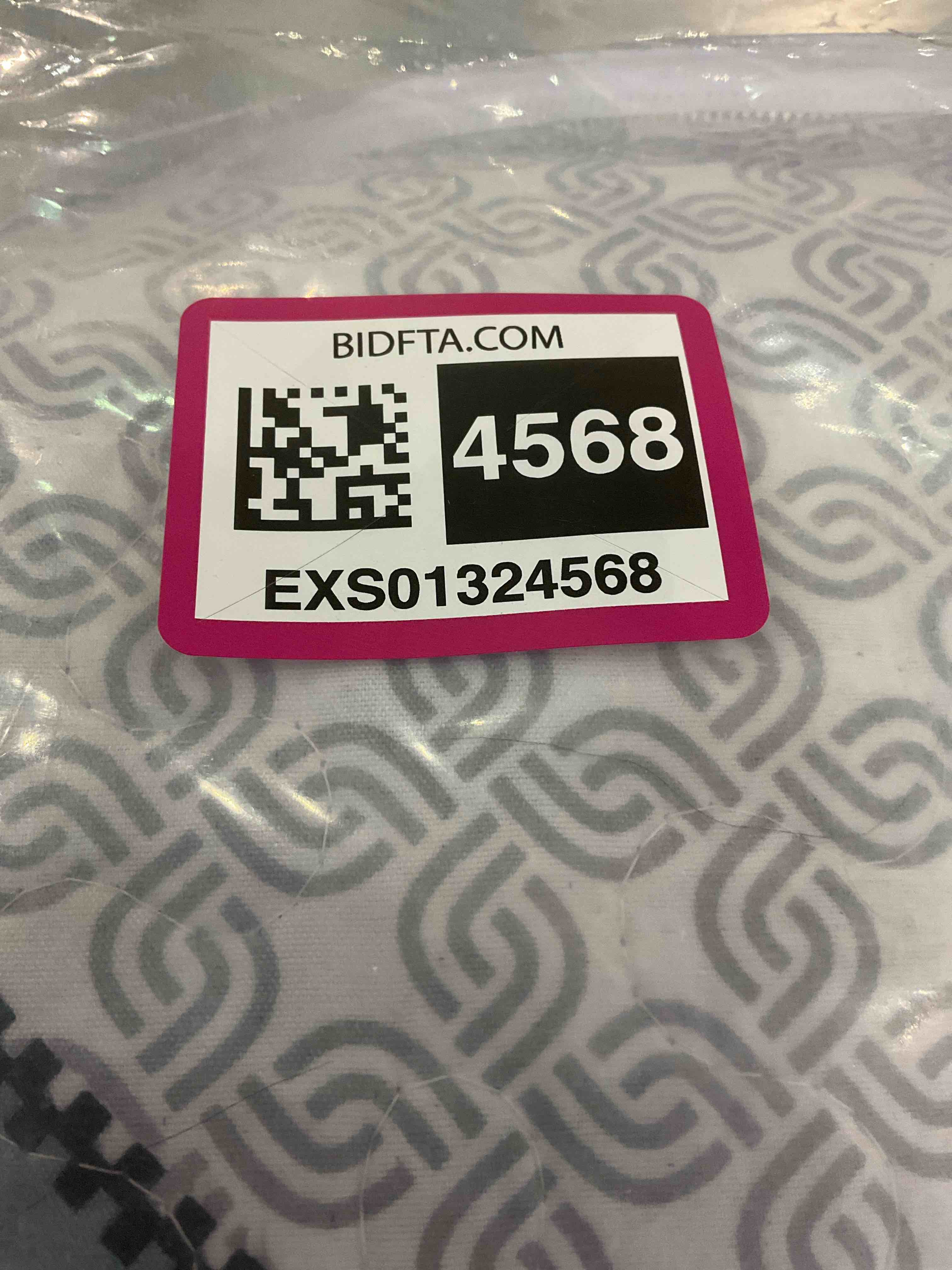 https://s3.amazonaws.com/lotting-images-prod/BargainHunt/EXS01324568_1711973007885.jpeg