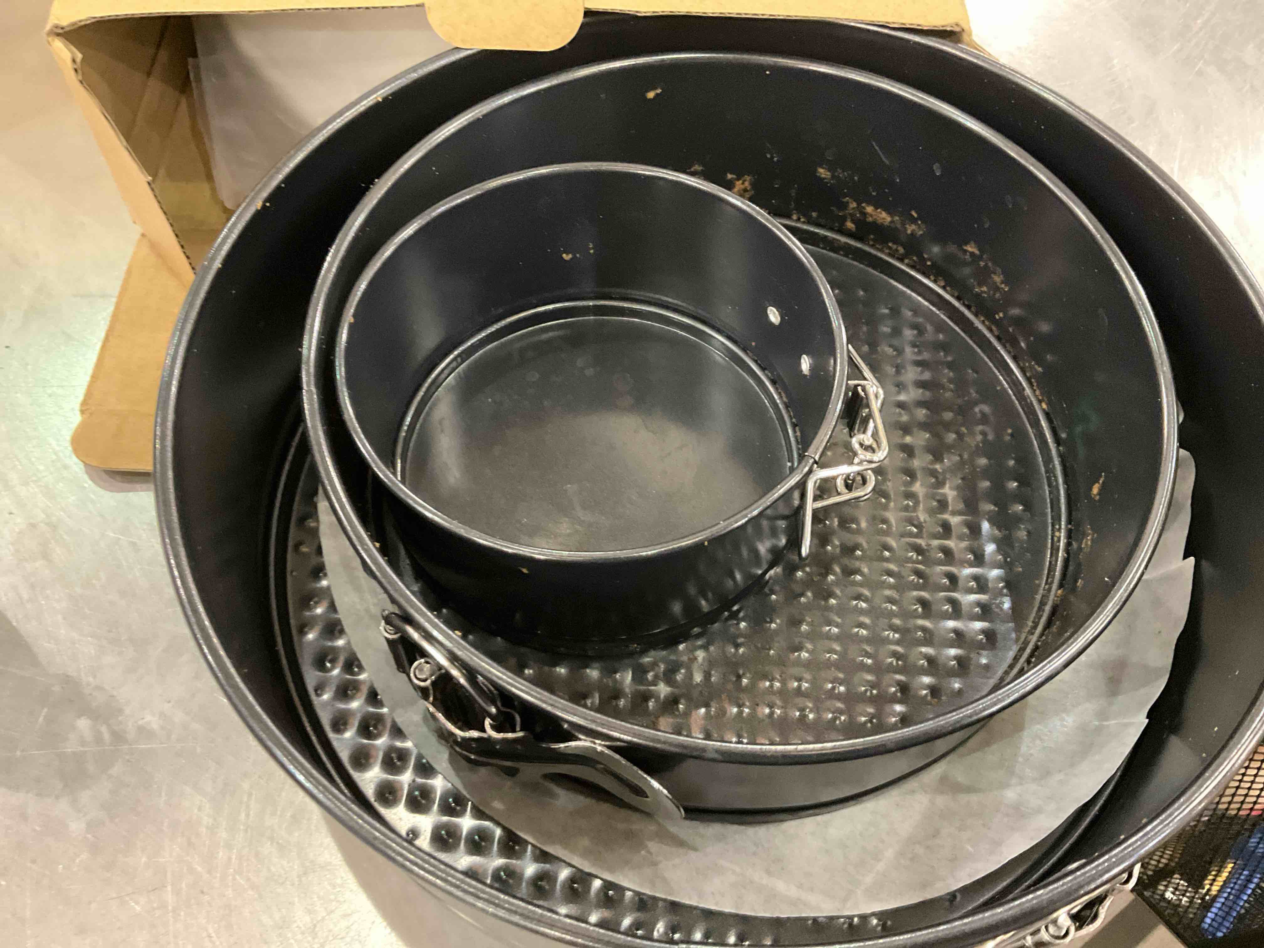 https://s3.amazonaws.com/lotting-images-prod/BargainHunt/EXS01324790_1712066560860.jpeg