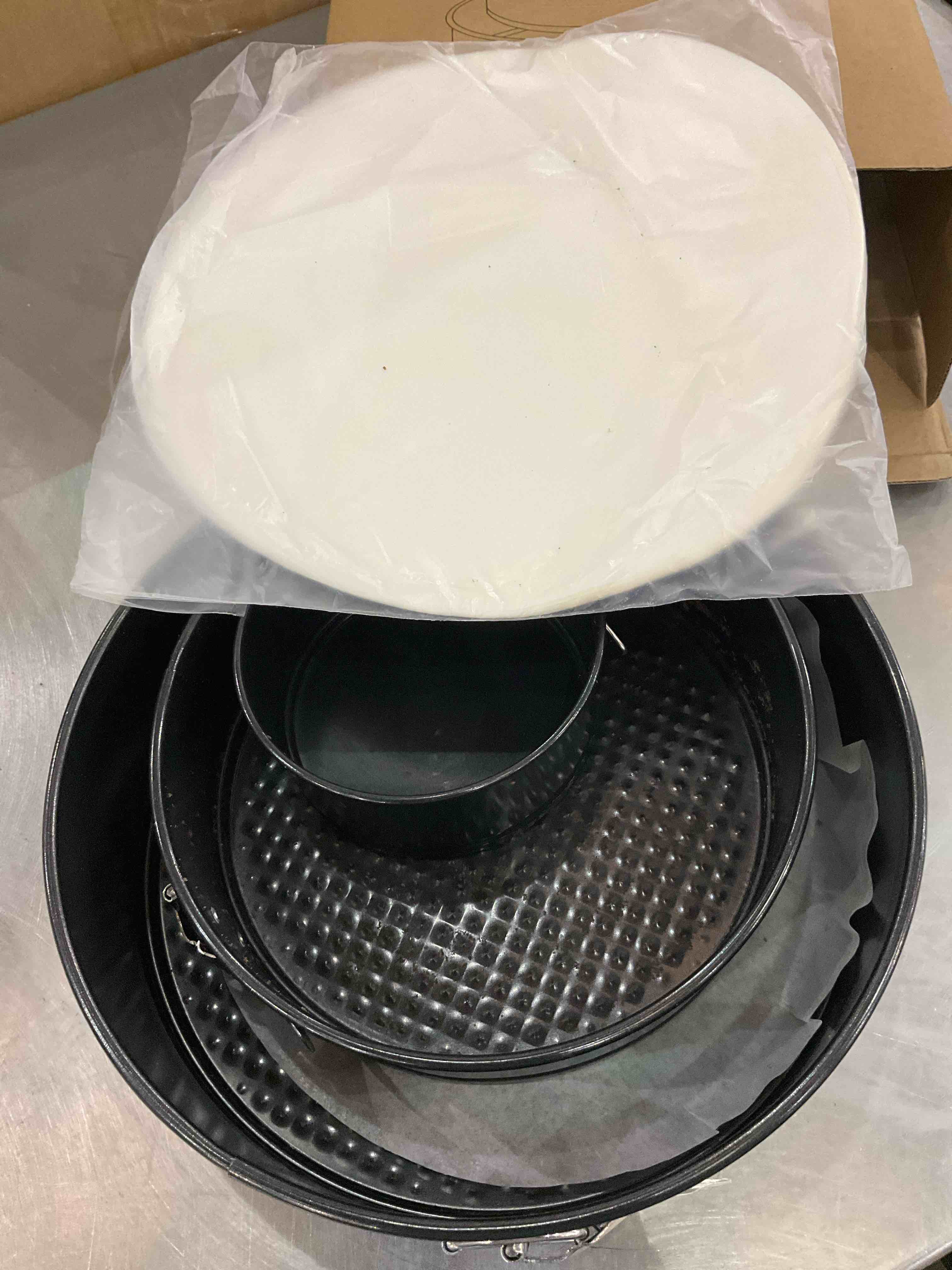 https://s3.amazonaws.com/lotting-images-prod/BargainHunt/EXS01324790_1712066584468.jpeg