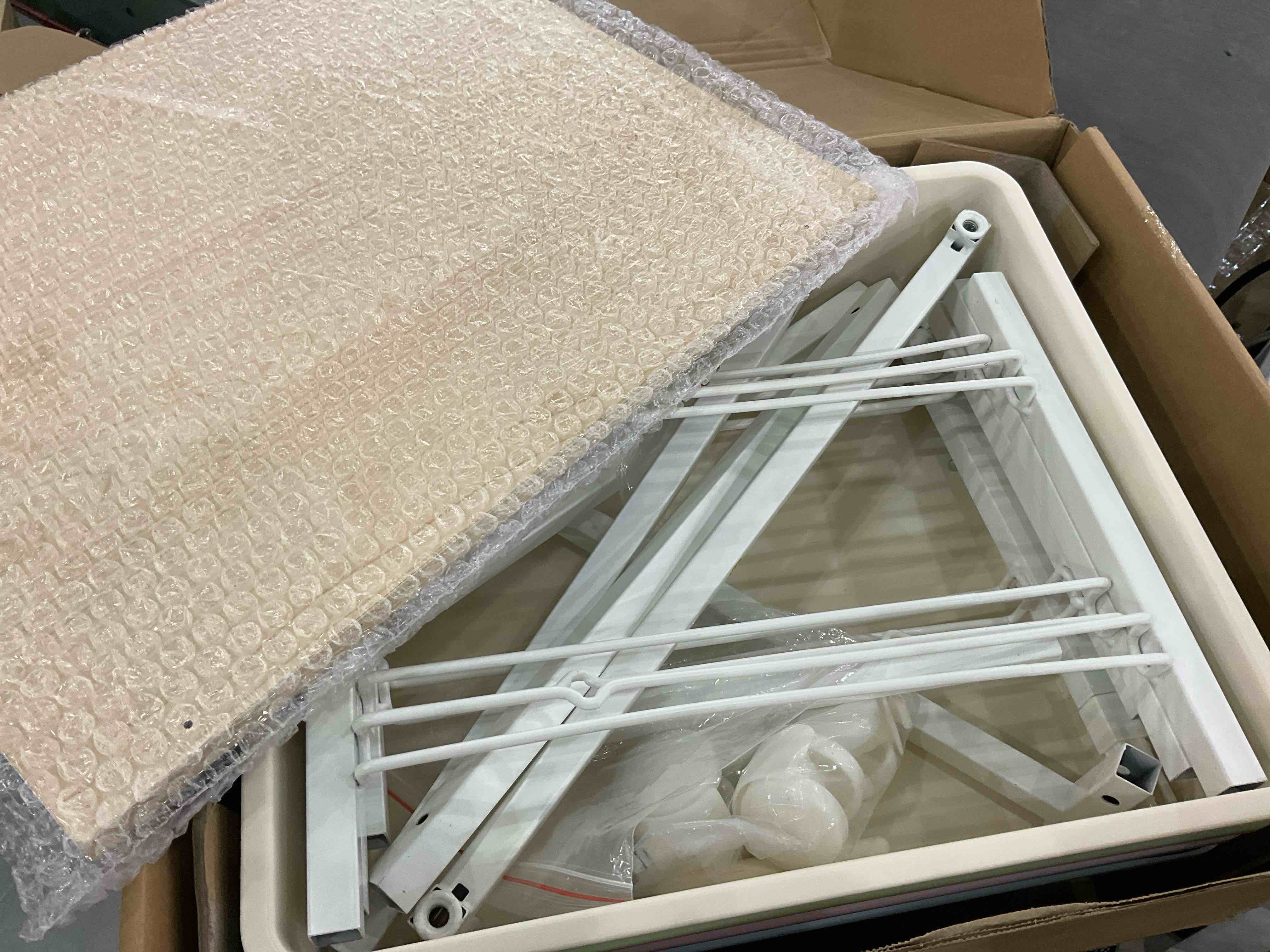 https://s3.amazonaws.com/lotting-images-prod/BargainHunt/EXS01324795_1712067279189.jpeg