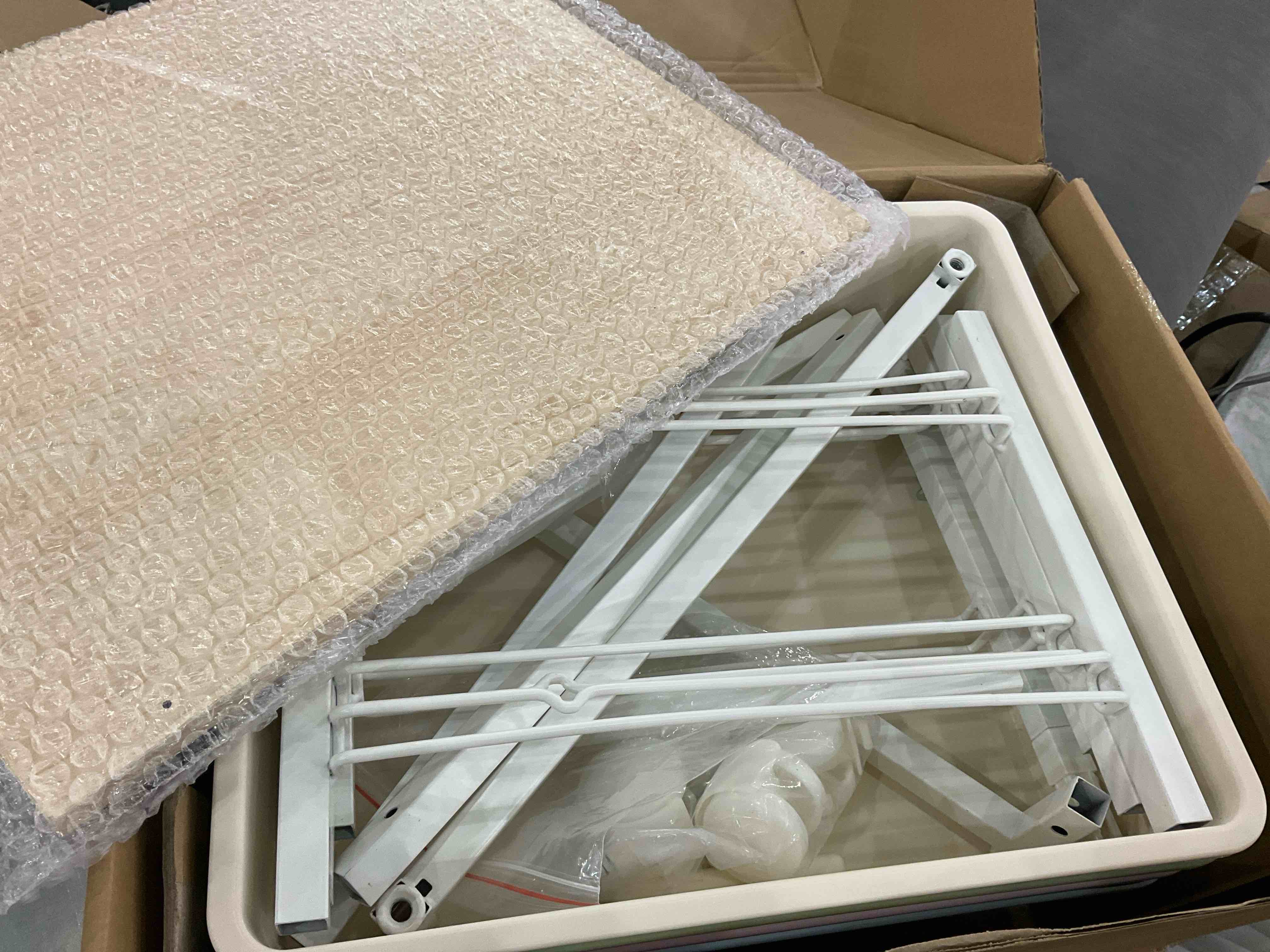 https://s3.amazonaws.com/lotting-images-prod/BargainHunt/EXS01324795_1712067283019.jpeg