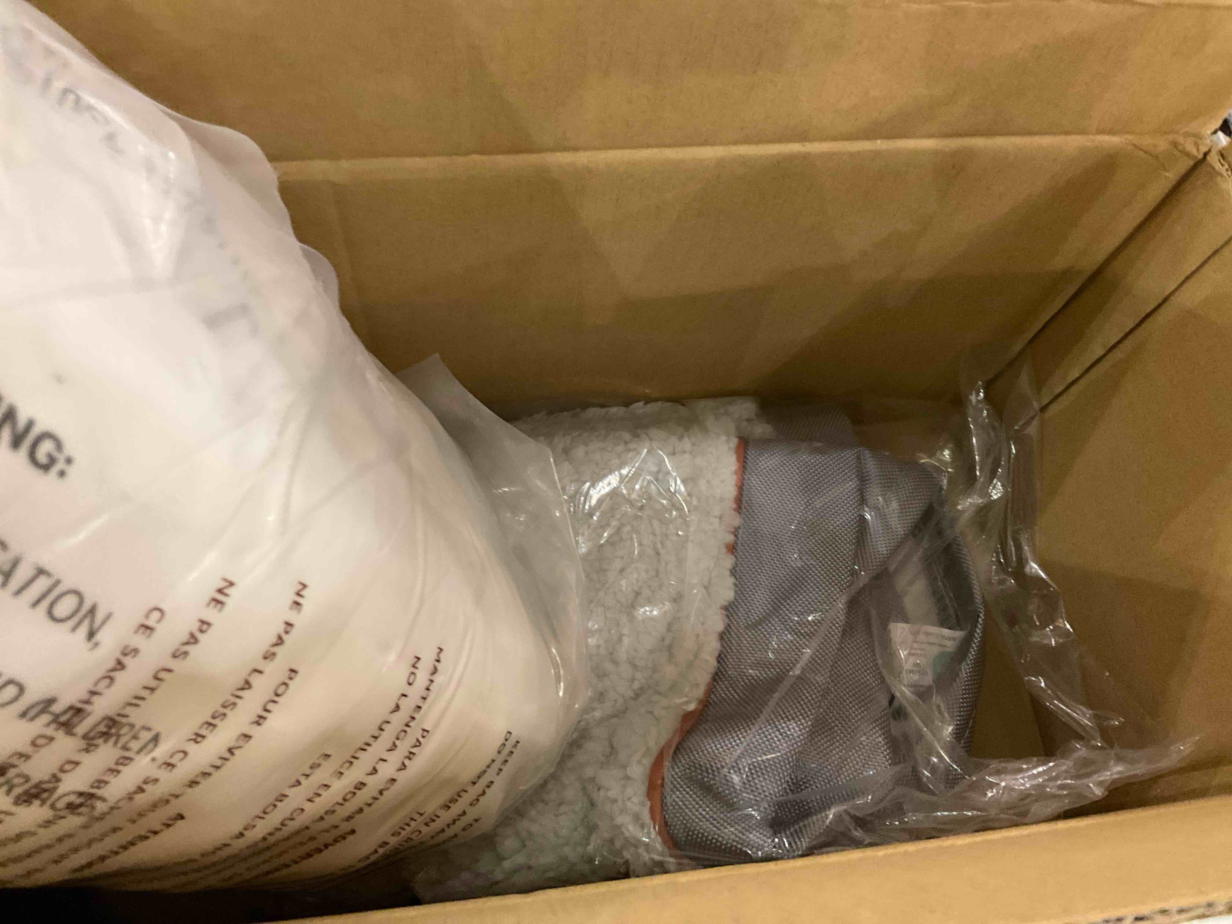 https://s3.amazonaws.com/lotting-images-prod/BargainHunt/EXS01324816_1712070273955.jpeg