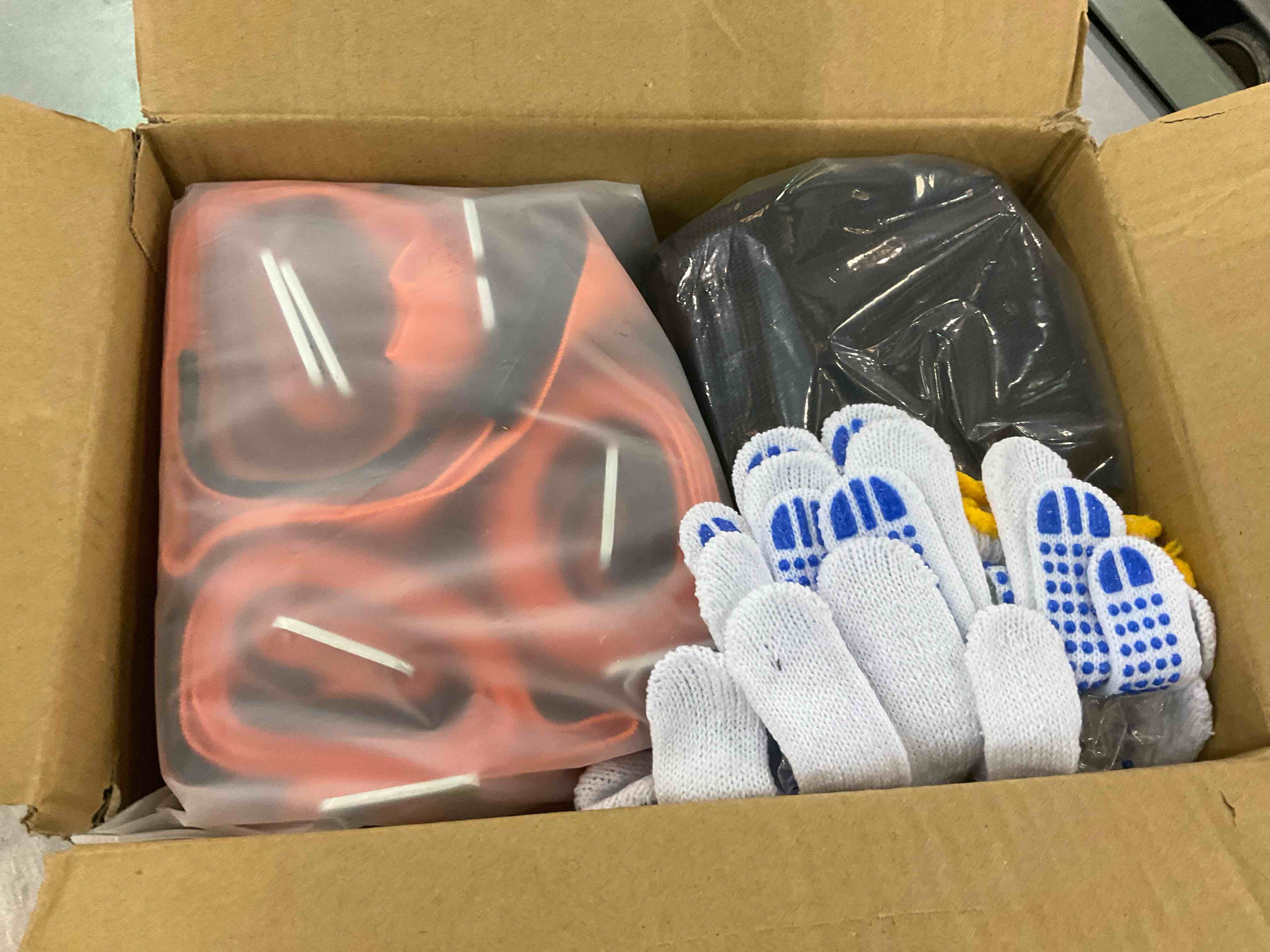 https://s3.amazonaws.com/lotting-images-prod/BargainHunt/EXS01324819_1712070586847.jpeg