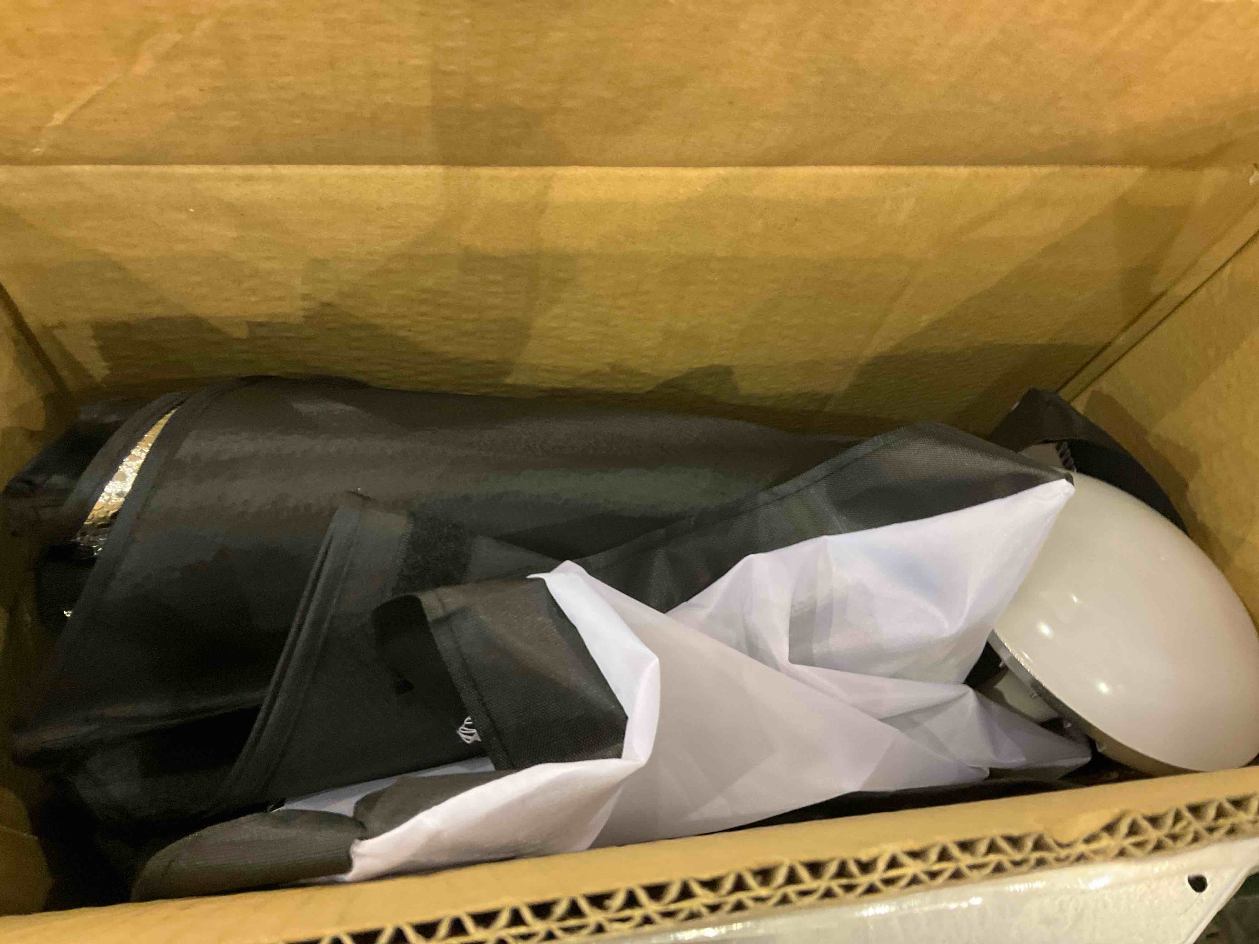 https://s3.amazonaws.com/lotting-images-prod/BargainHunt/EXS01324842_1712073192680.jpeg