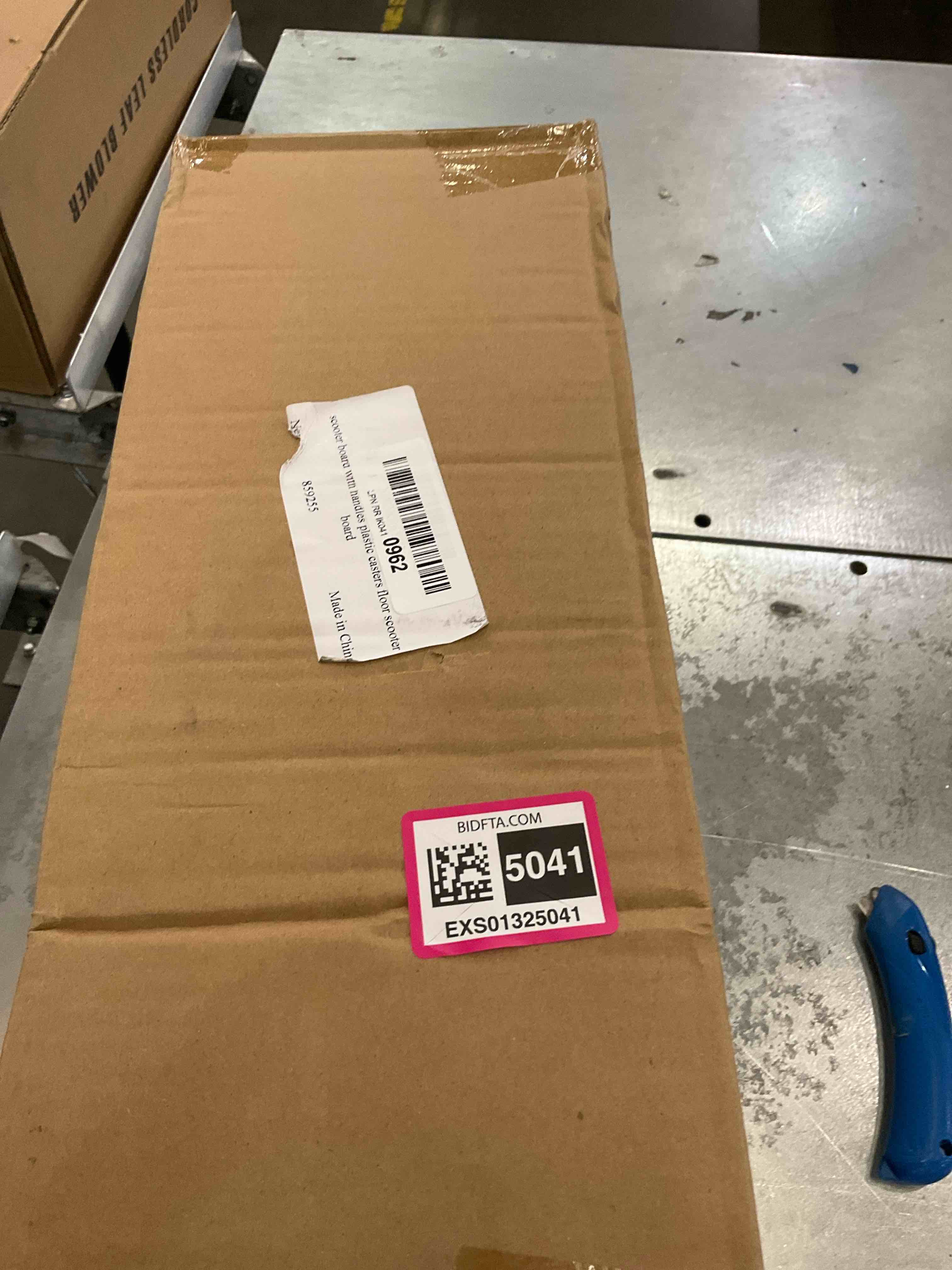 https://s3.amazonaws.com/lotting-images-prod/BargainHunt/EXS01325041_1711650934157.jpeg
