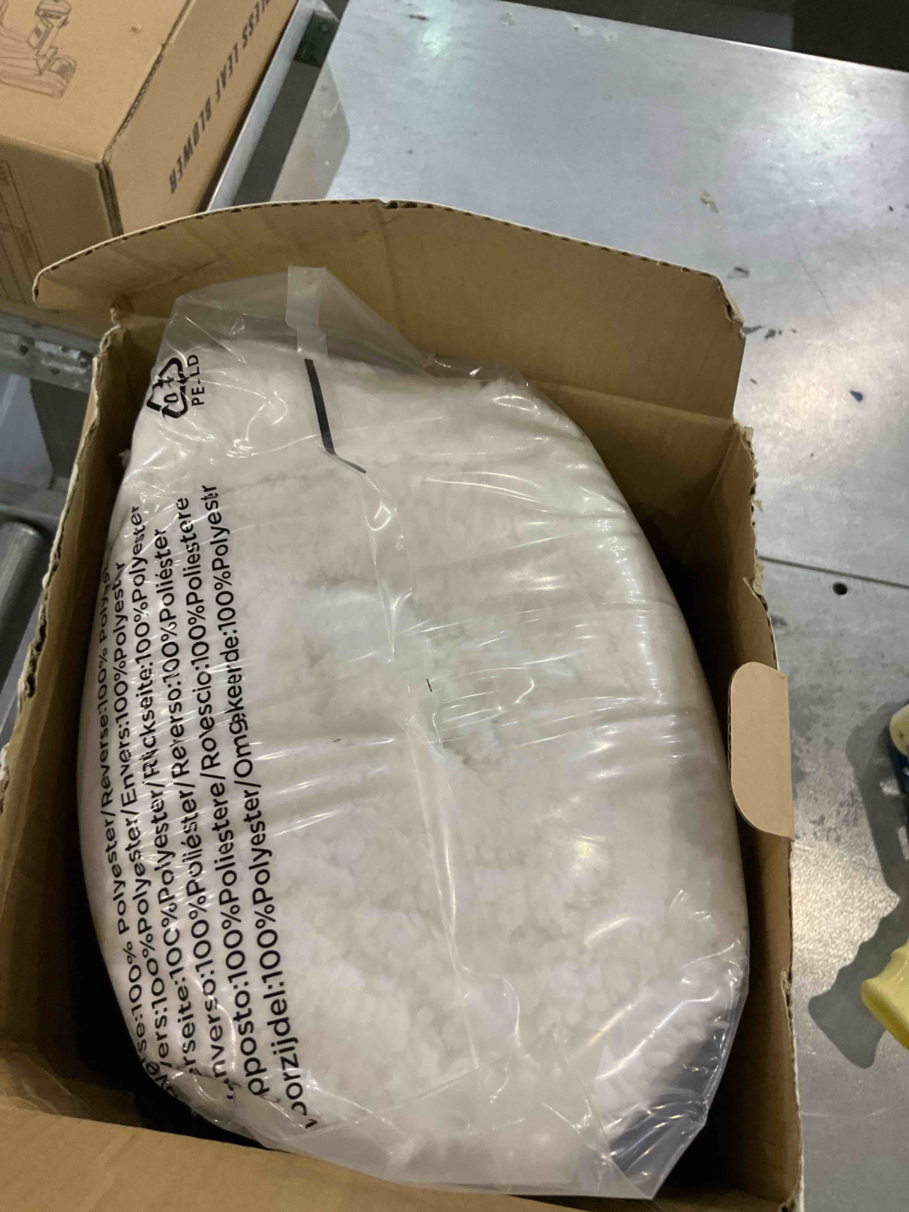 https://s3.amazonaws.com/lotting-images-prod/BargainHunt/EXS01325064_1711710888761.jpeg