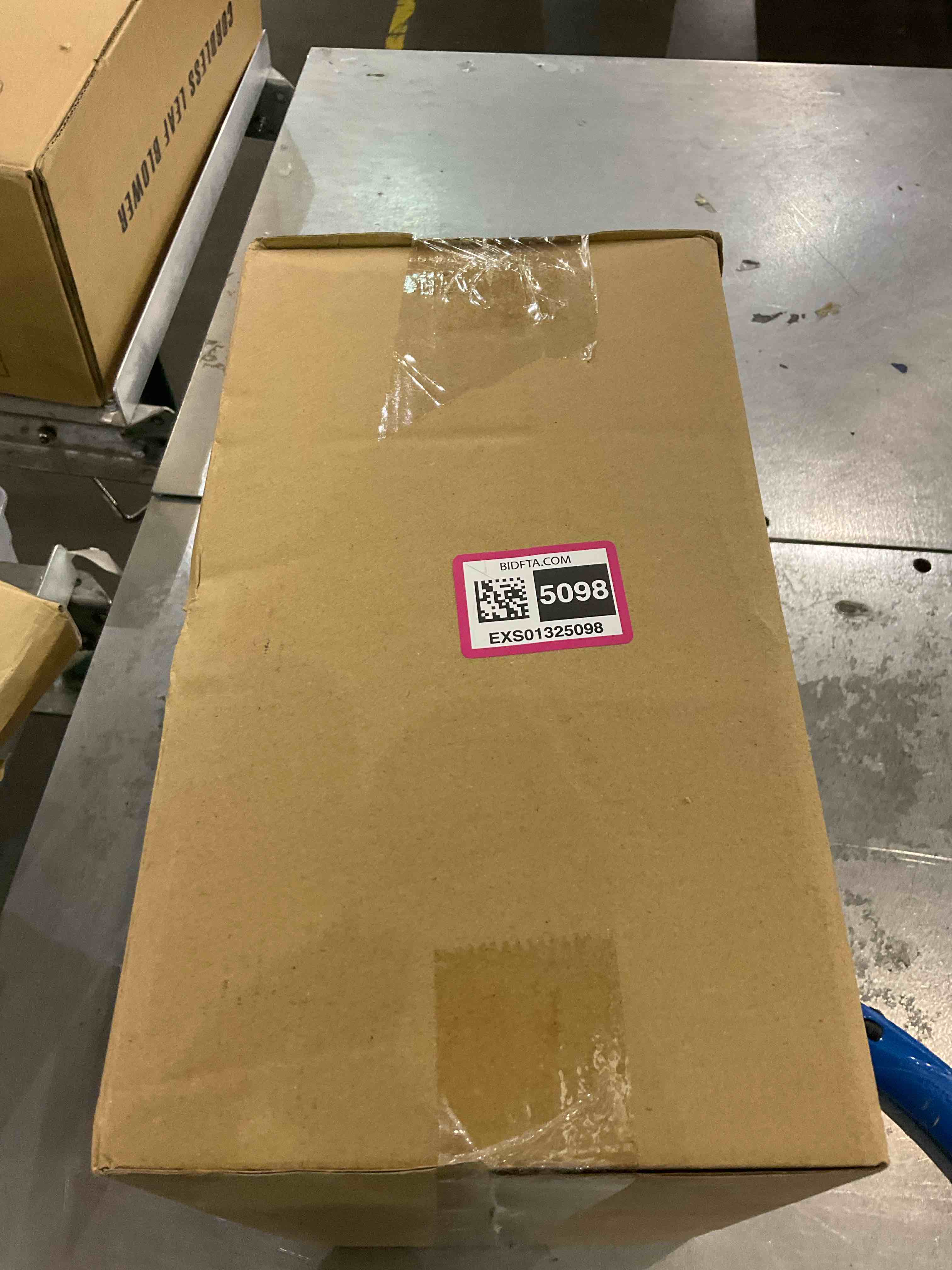 https://s3.amazonaws.com/lotting-images-prod/BargainHunt/EXS01325098_1711714719415.jpeg