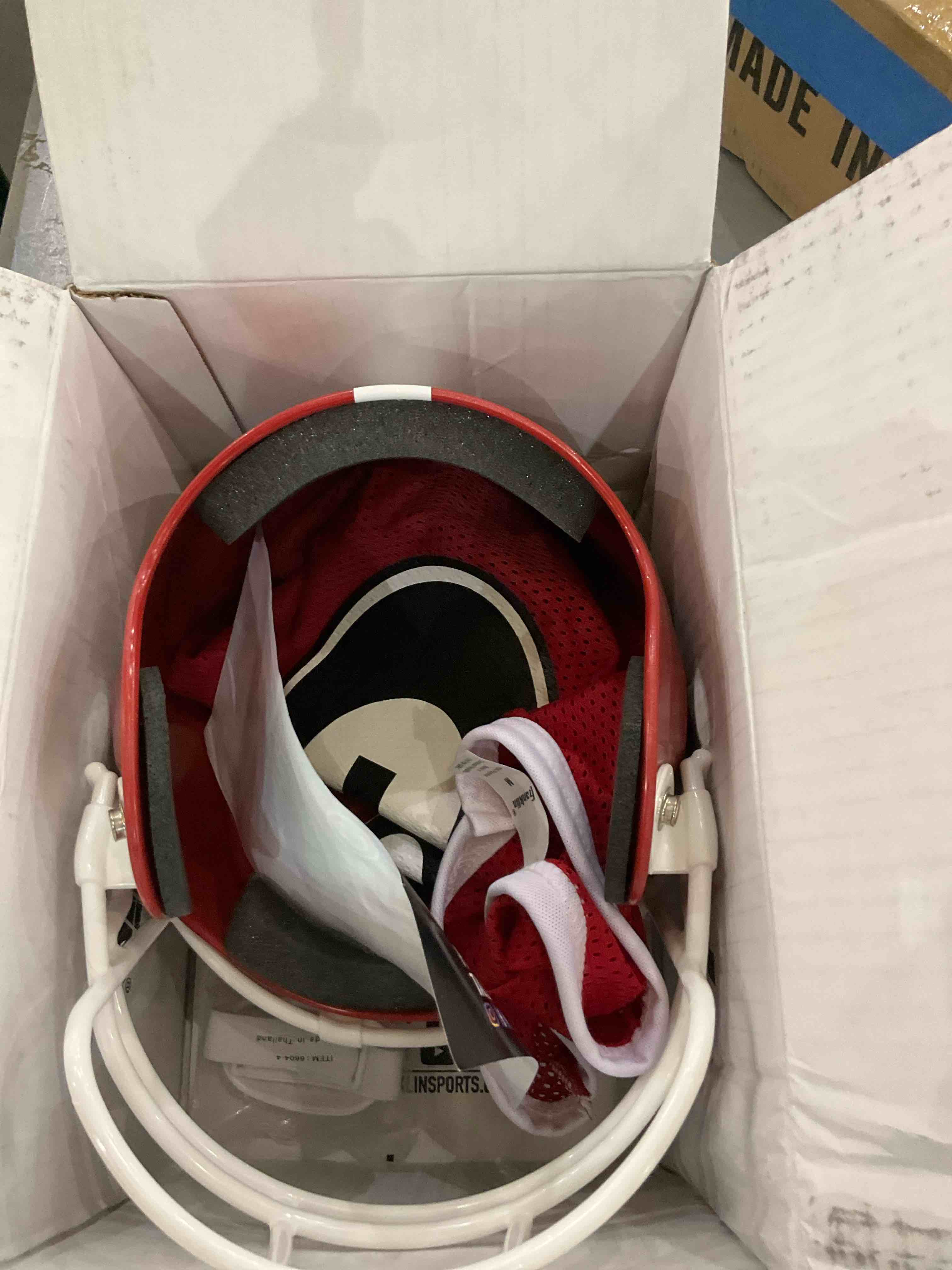 https://s3.amazonaws.com/lotting-images-prod/BargainHunt/EXS01325127_1711720314961.jpeg