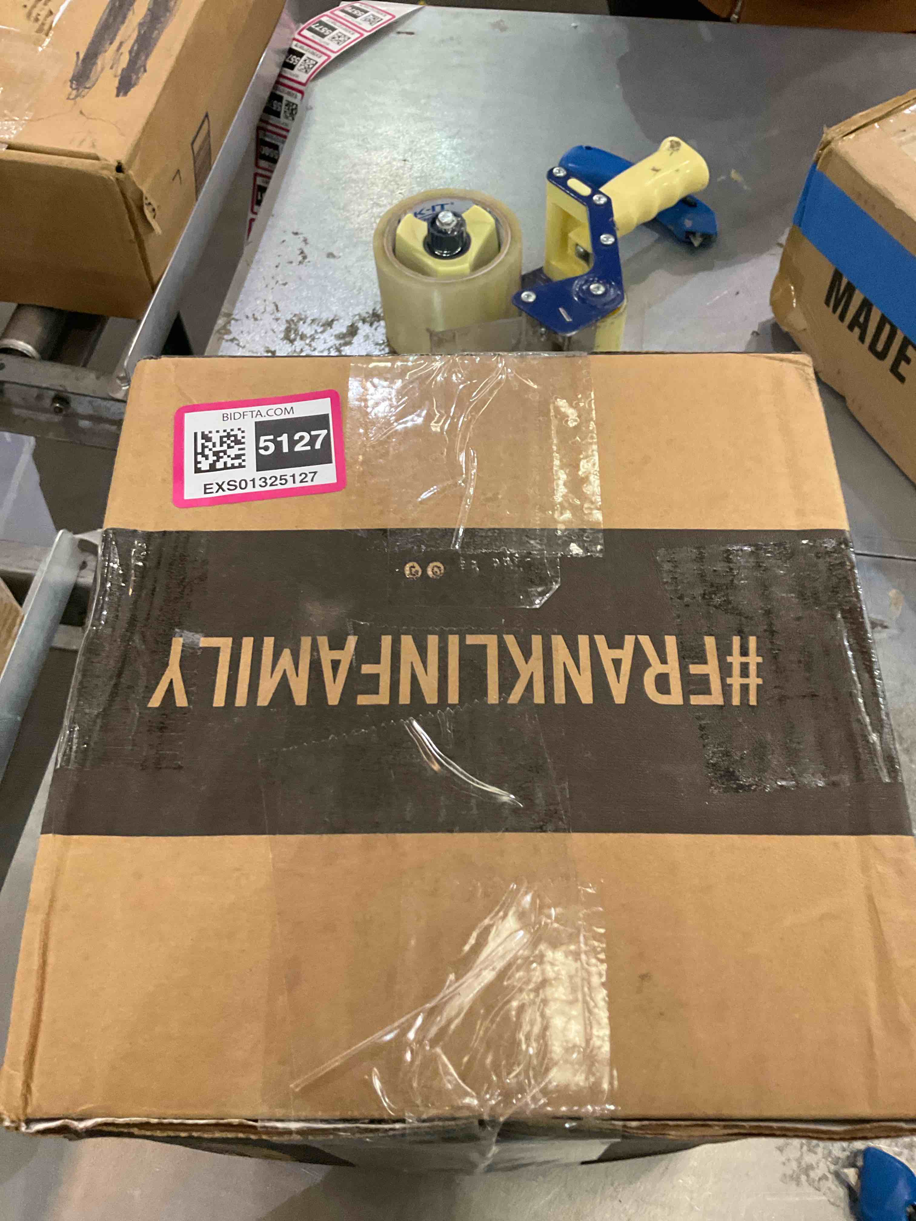 https://s3.amazonaws.com/lotting-images-prod/BargainHunt/EXS01325127_1711720347442.jpeg