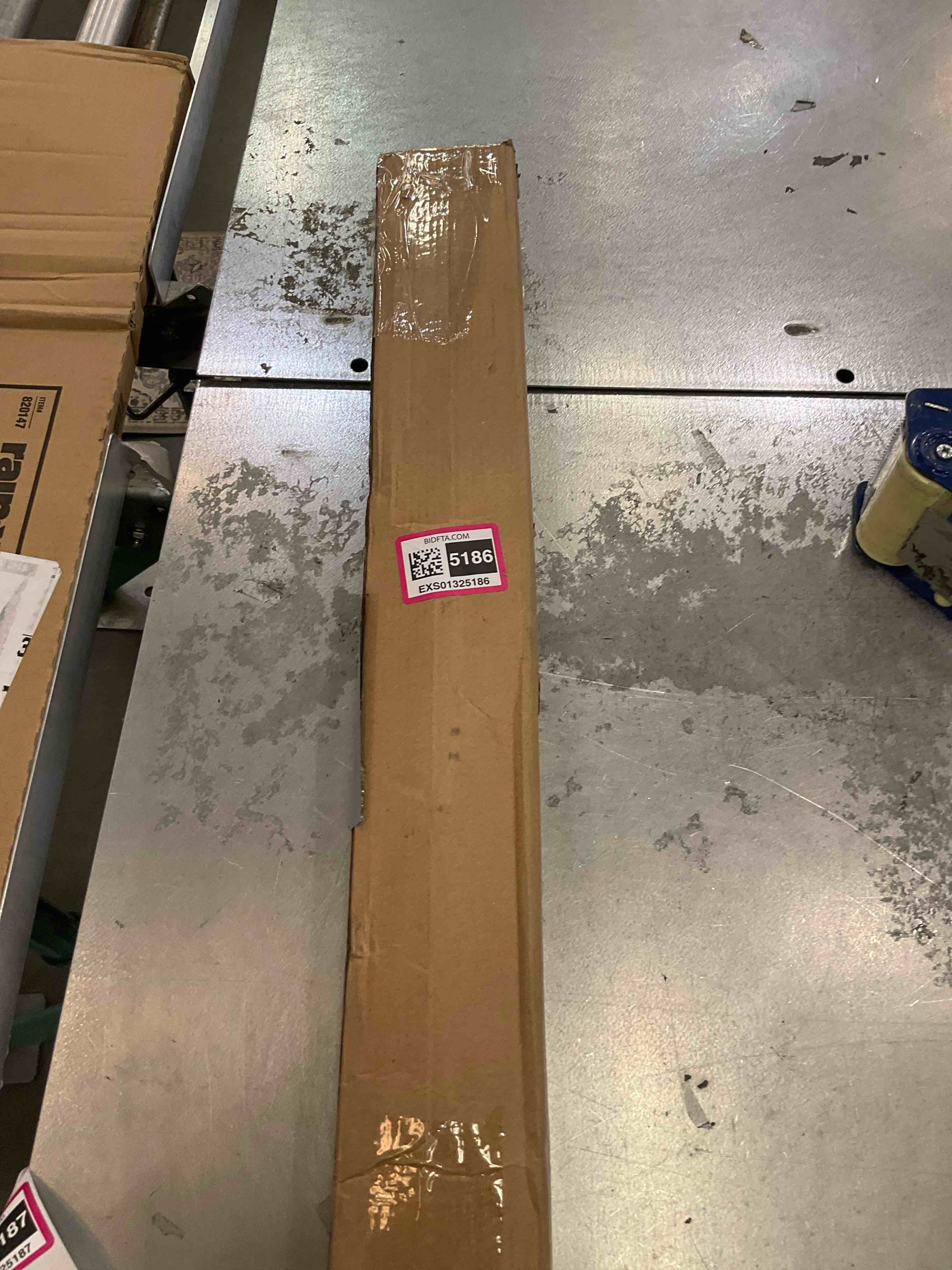 https://s3.amazonaws.com/lotting-images-prod/BargainHunt/EXS01325186_1711731774592.jpeg