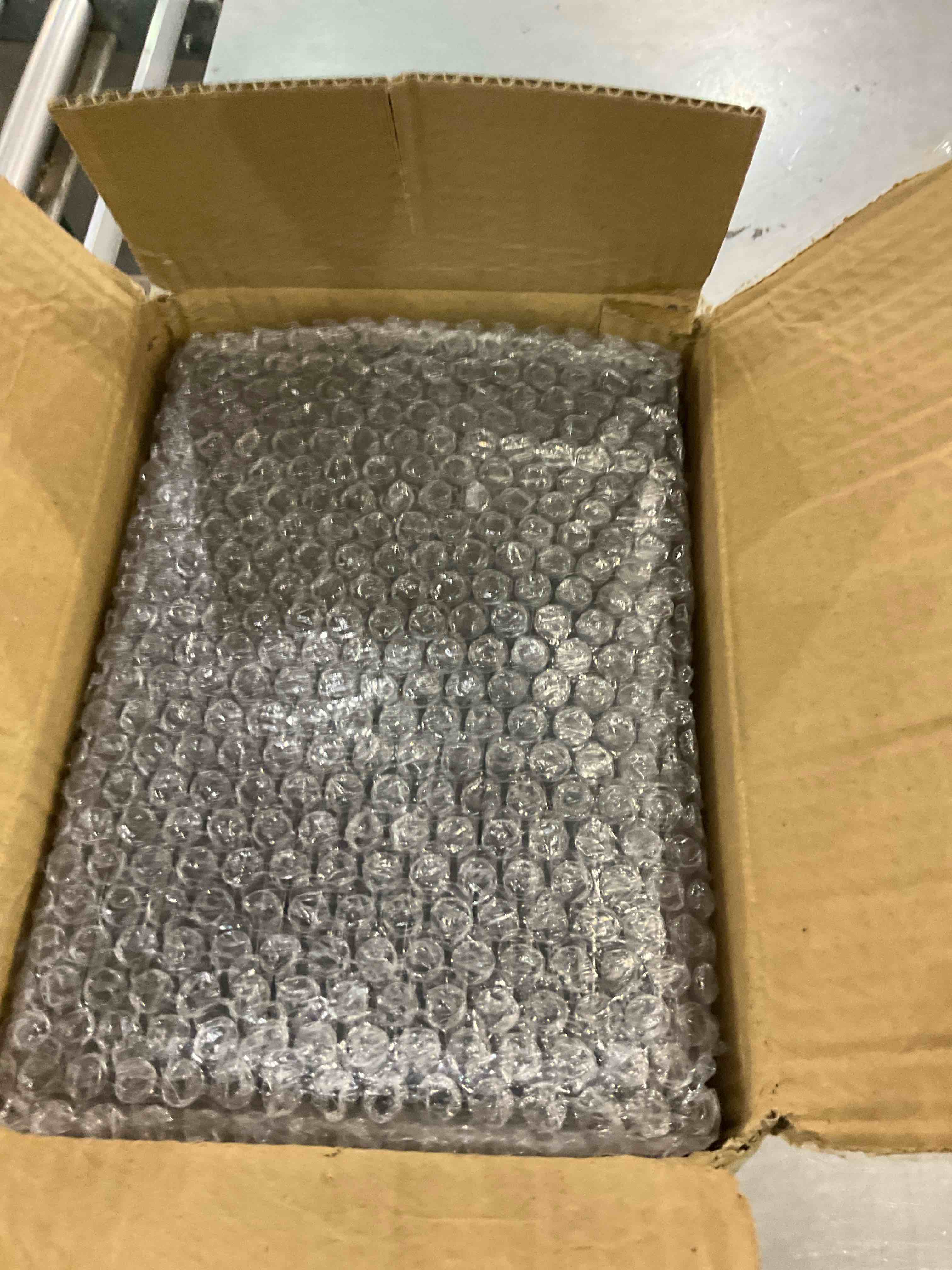 https://s3.amazonaws.com/lotting-images-prod/BargainHunt/EXS01325262_1711972779930.jpeg