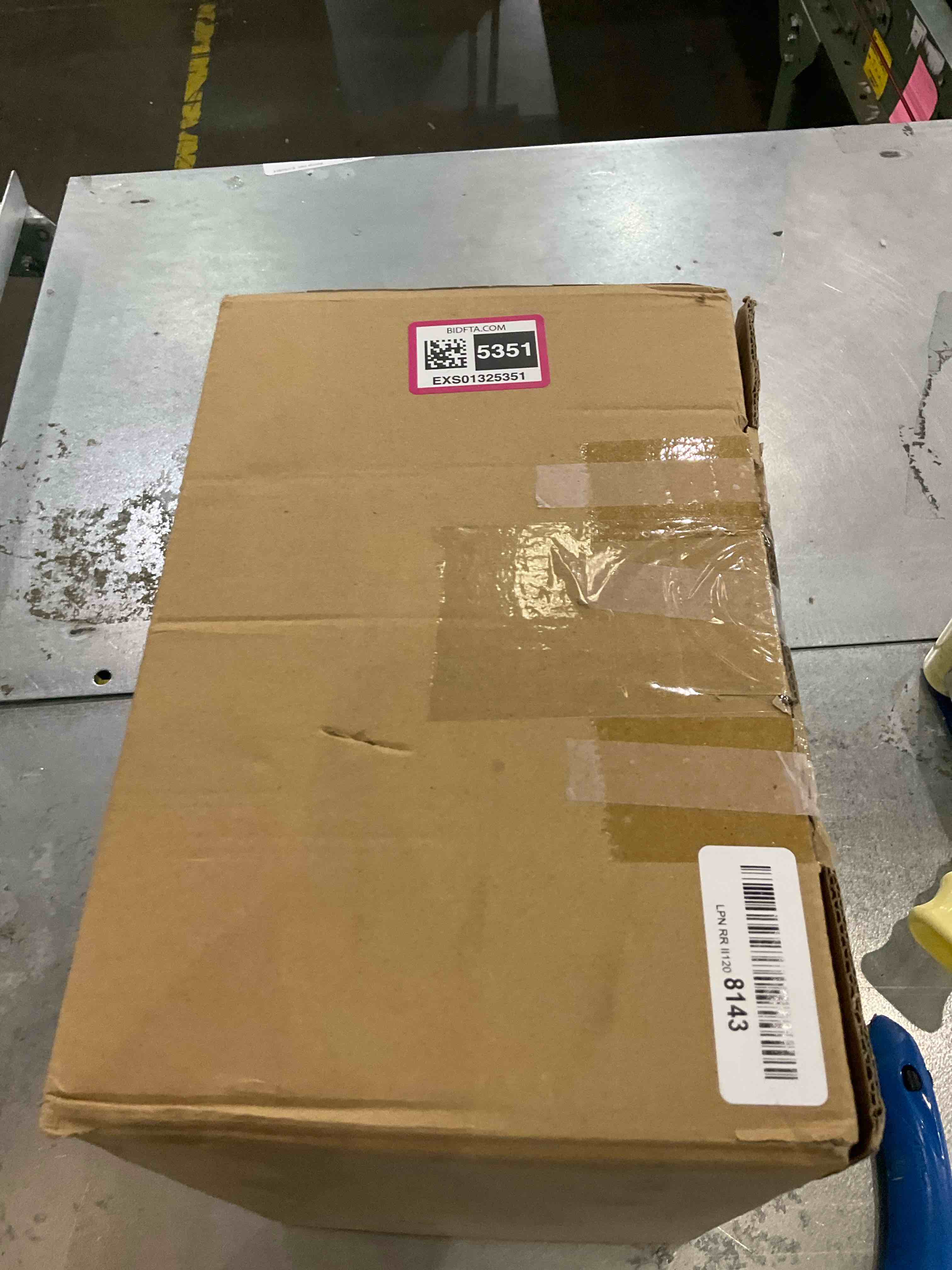 https://s3.amazonaws.com/lotting-images-prod/BargainHunt/EXS01325351_1712065587282.jpeg