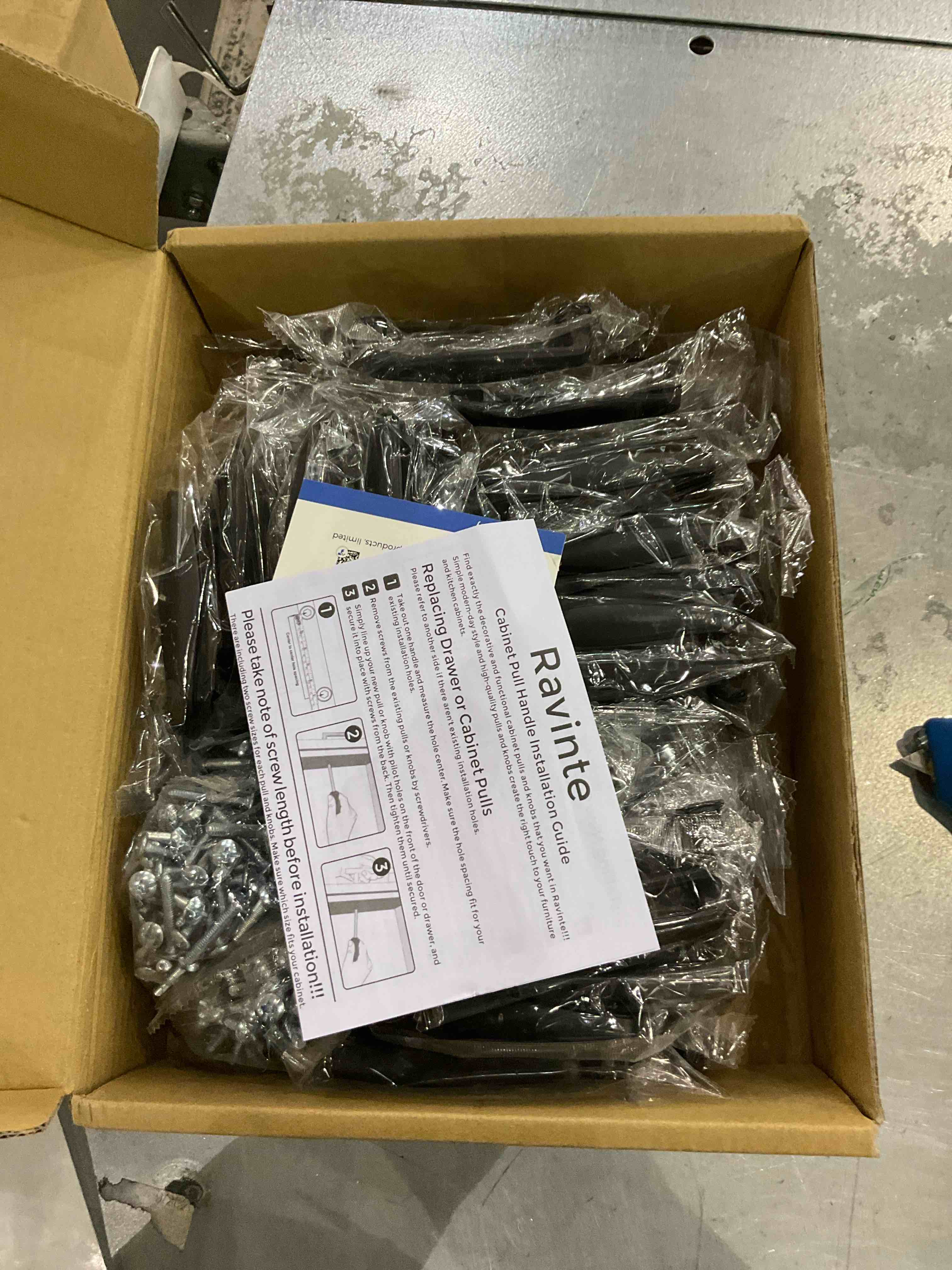 https://s3.amazonaws.com/lotting-images-prod/BargainHunt/EXS01325385_1712146091558.jpeg