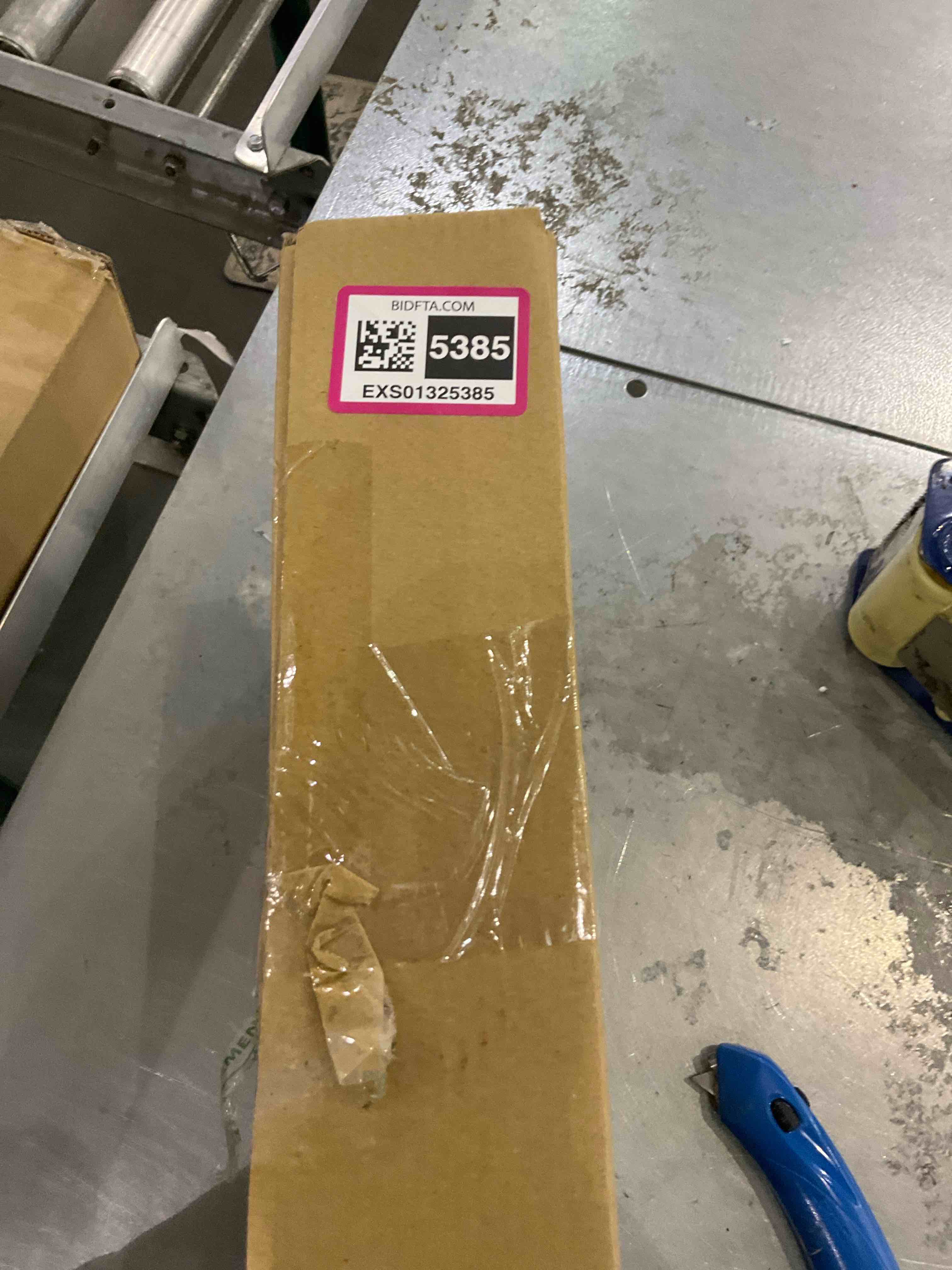 https://s3.amazonaws.com/lotting-images-prod/BargainHunt/EXS01325385_1712146114944.jpeg