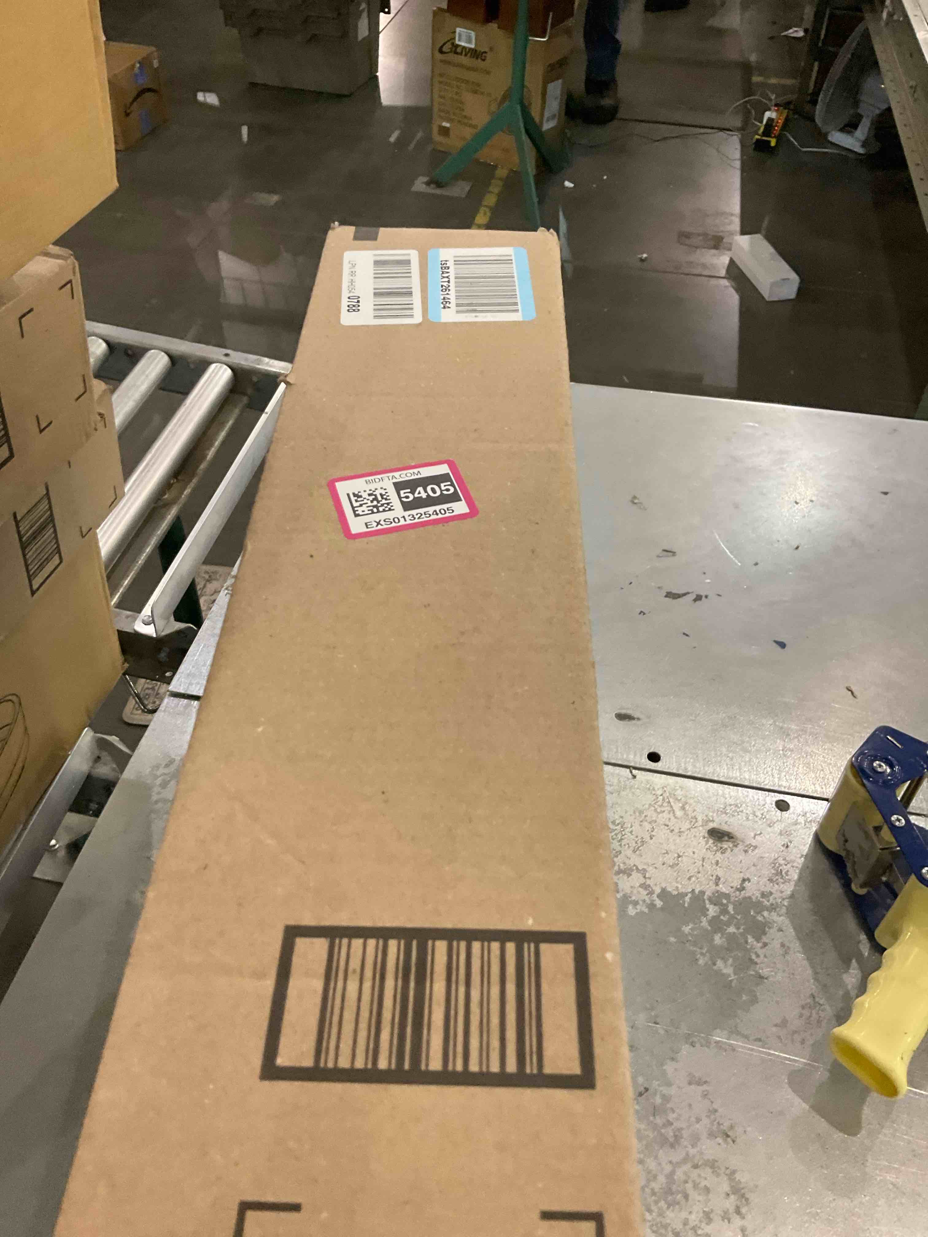 https://s3.amazonaws.com/lotting-images-prod/BargainHunt/EXS01325405_1712148549592.jpeg