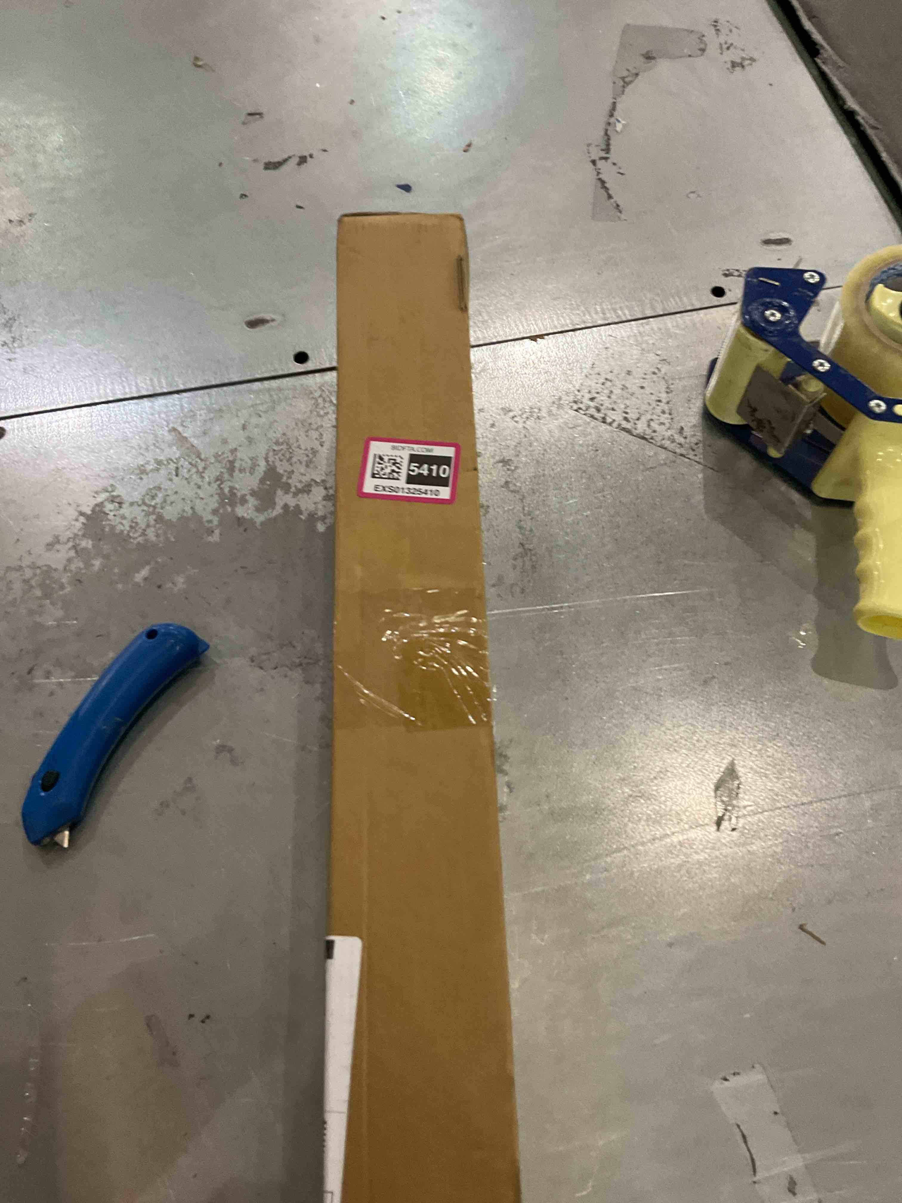 https://s3.amazonaws.com/lotting-images-prod/BargainHunt/EXS01325410_1712150919269.jpeg