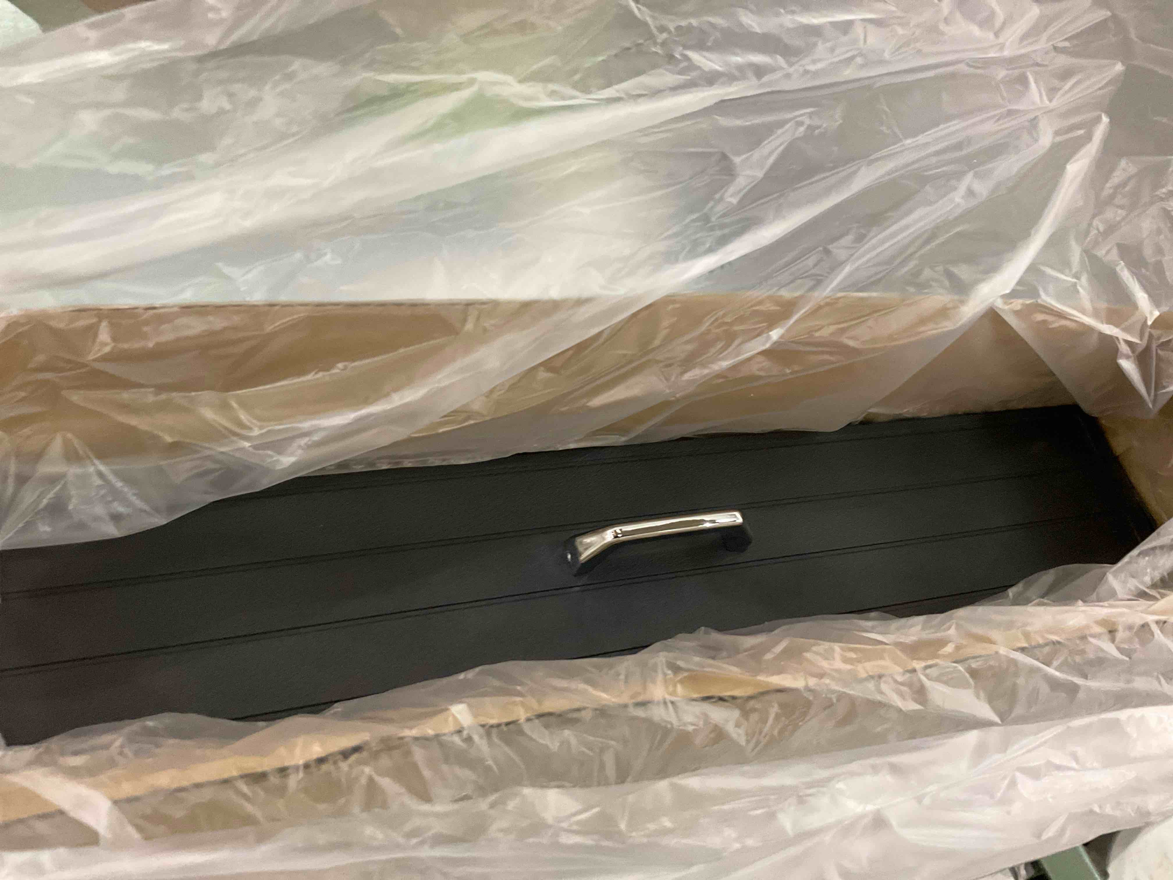 https://s3.amazonaws.com/lotting-images-prod/BargainHunt/EXS01325501_1712169909034.jpeg
