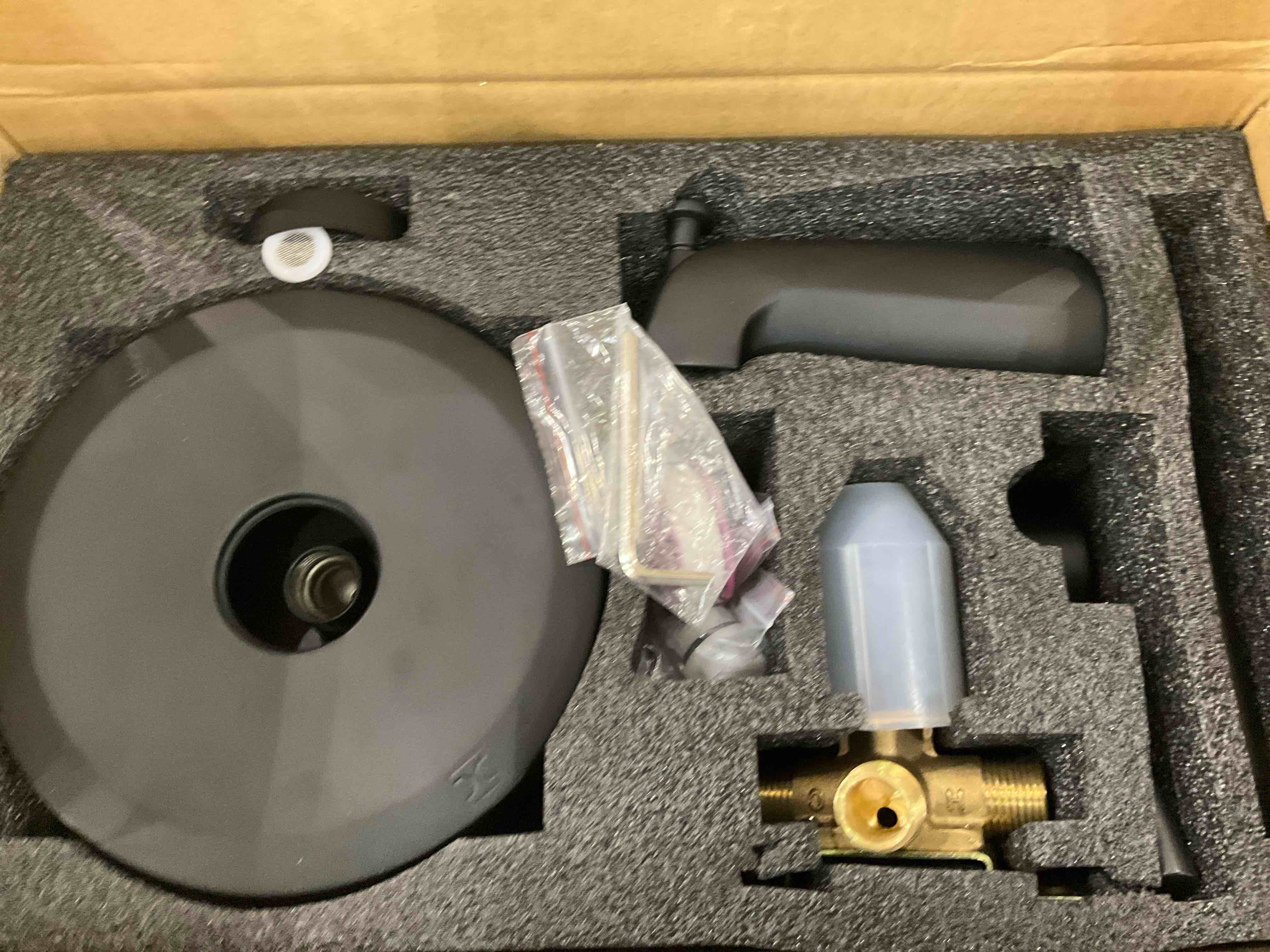 https://s3.amazonaws.com/lotting-images-prod/BargainHunt/EXS01325502_1712169984882.jpeg