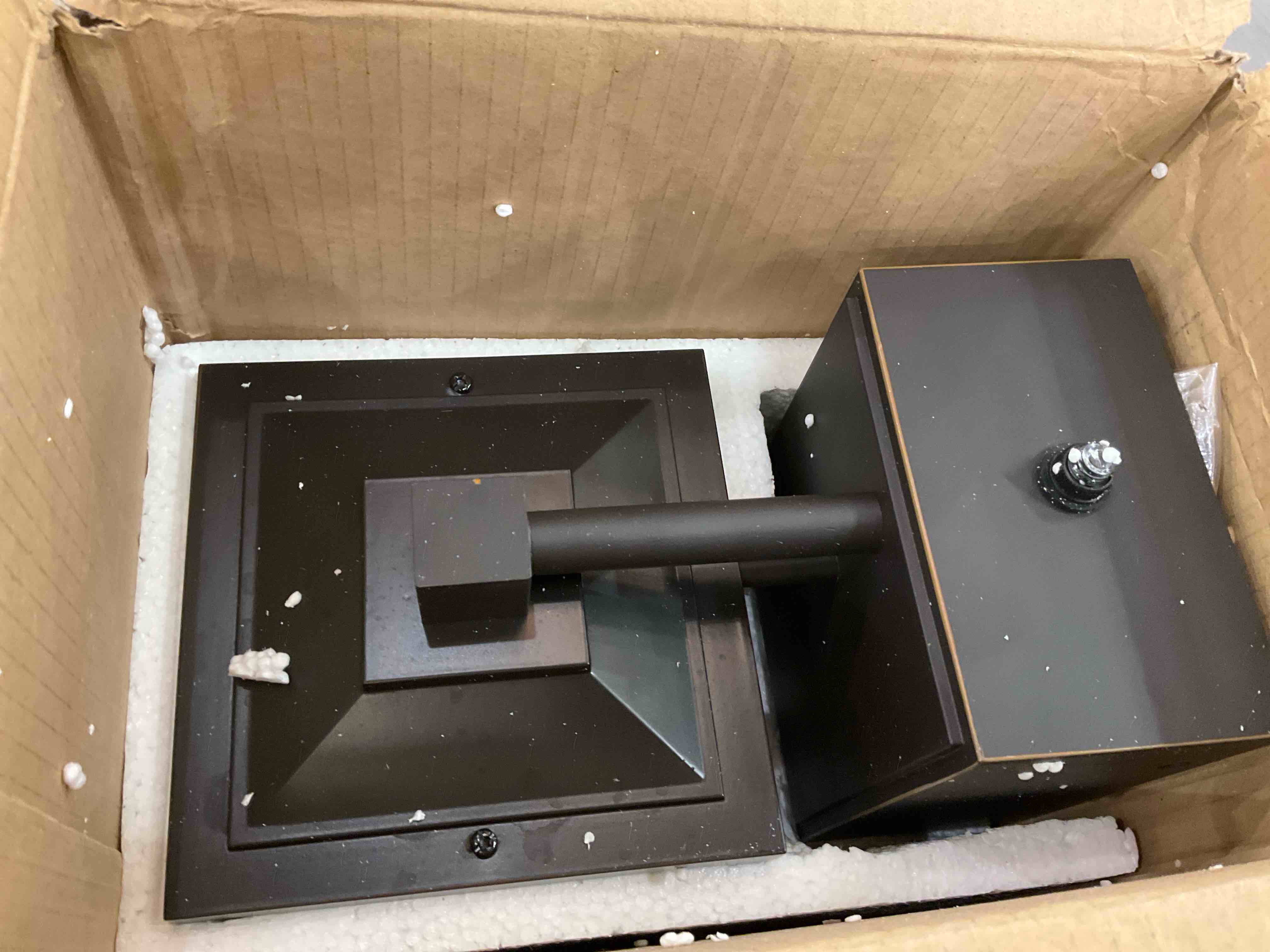 https://s3.amazonaws.com/lotting-images-prod/BargainHunt/EXS01325534_1712173808414.jpeg