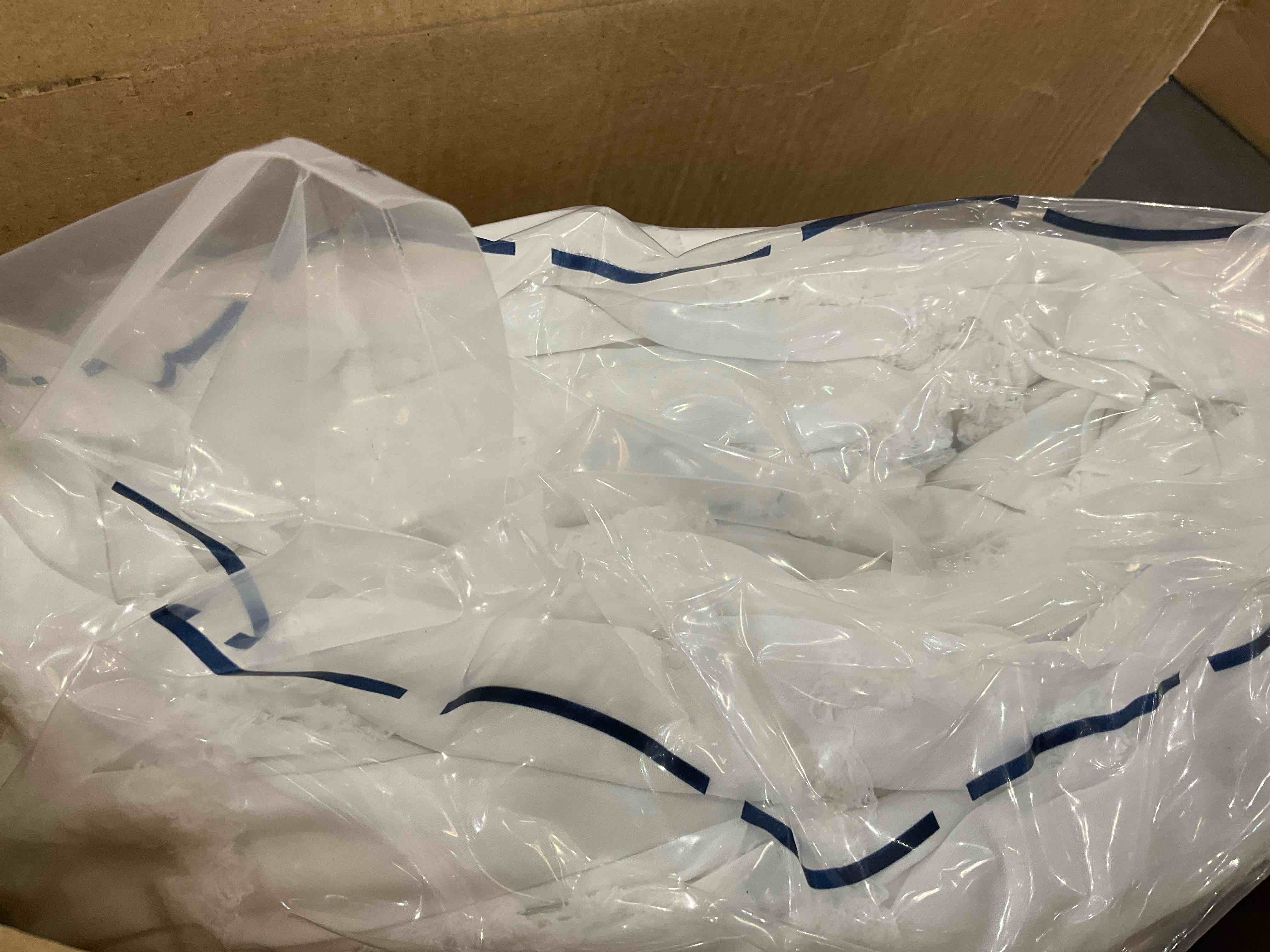 https://s3.amazonaws.com/lotting-images-prod/BargainHunt/EXS01325621_1712238566914.jpeg