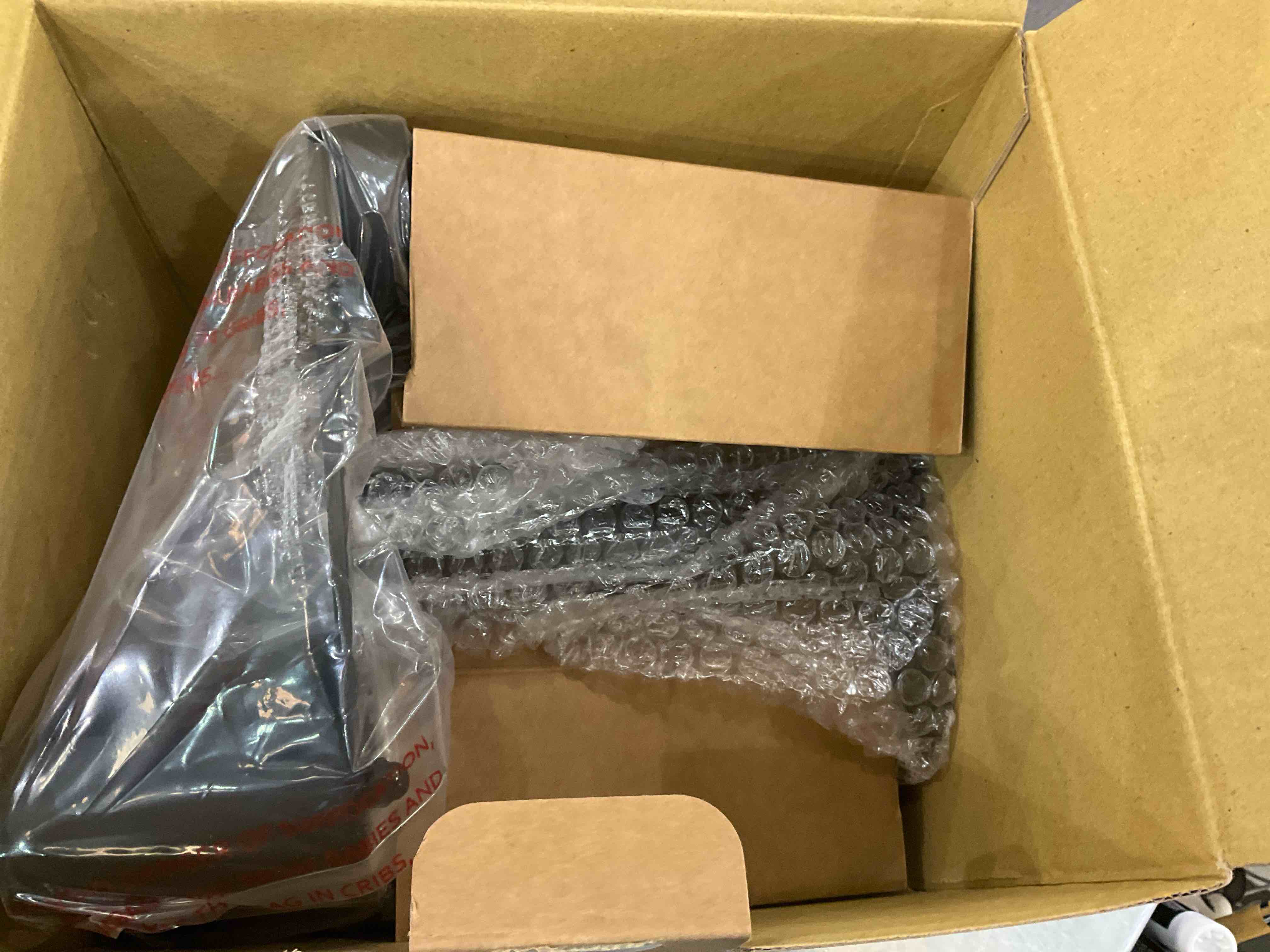 https://s3.amazonaws.com/lotting-images-prod/BargainHunt/EXS01325676_1712251704868.jpeg