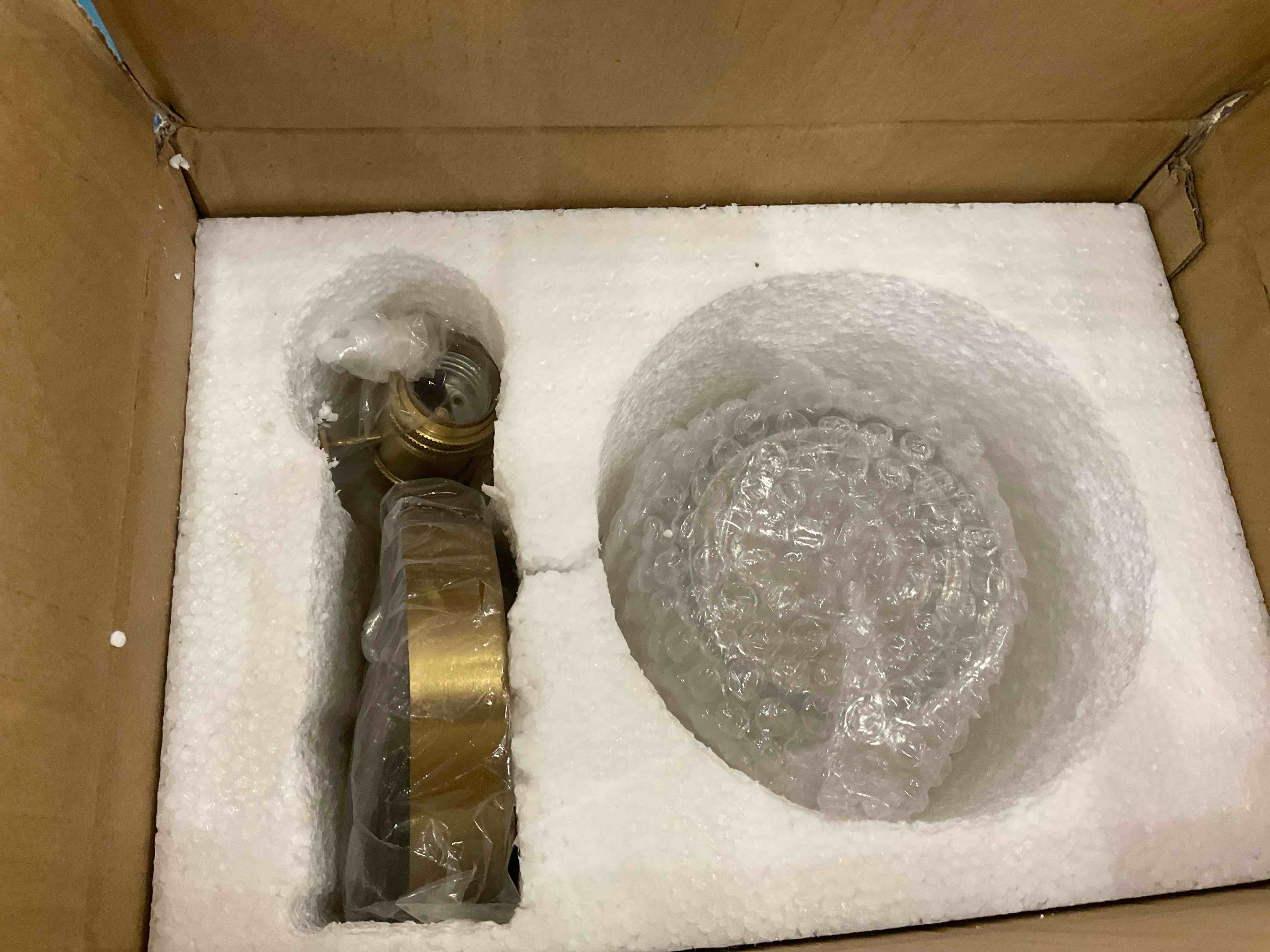 https://s3.amazonaws.com/lotting-images-prod/BargainHunt/EXS01325782_1712325989602.jpeg